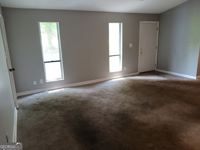 1015 Salisbury Trail Property Photo 3