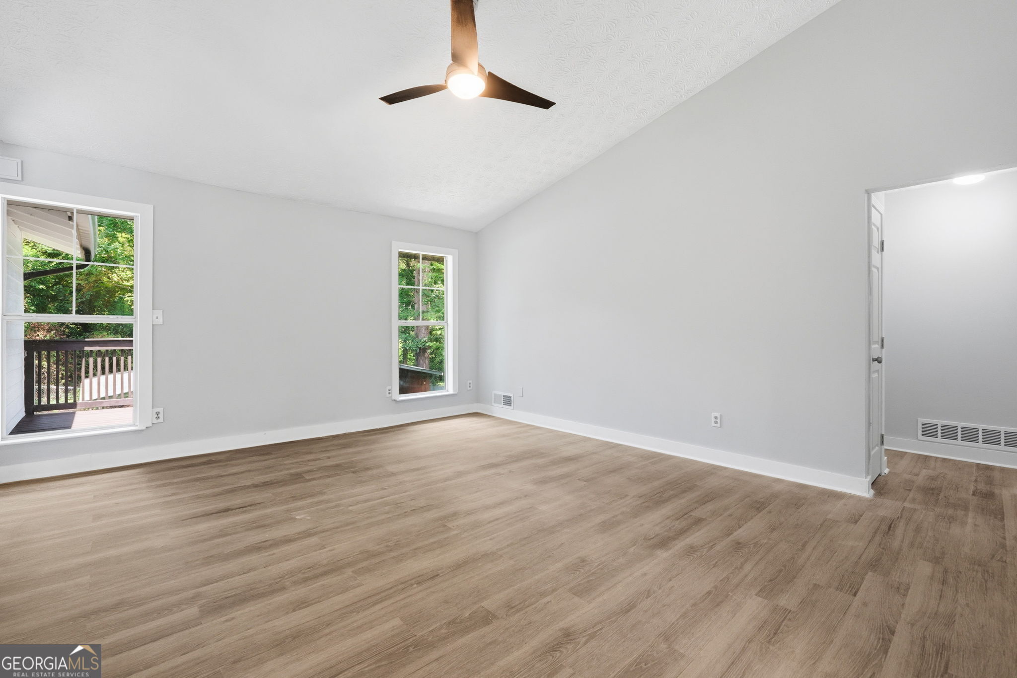1445 Diplomat Drive Property Photo 6