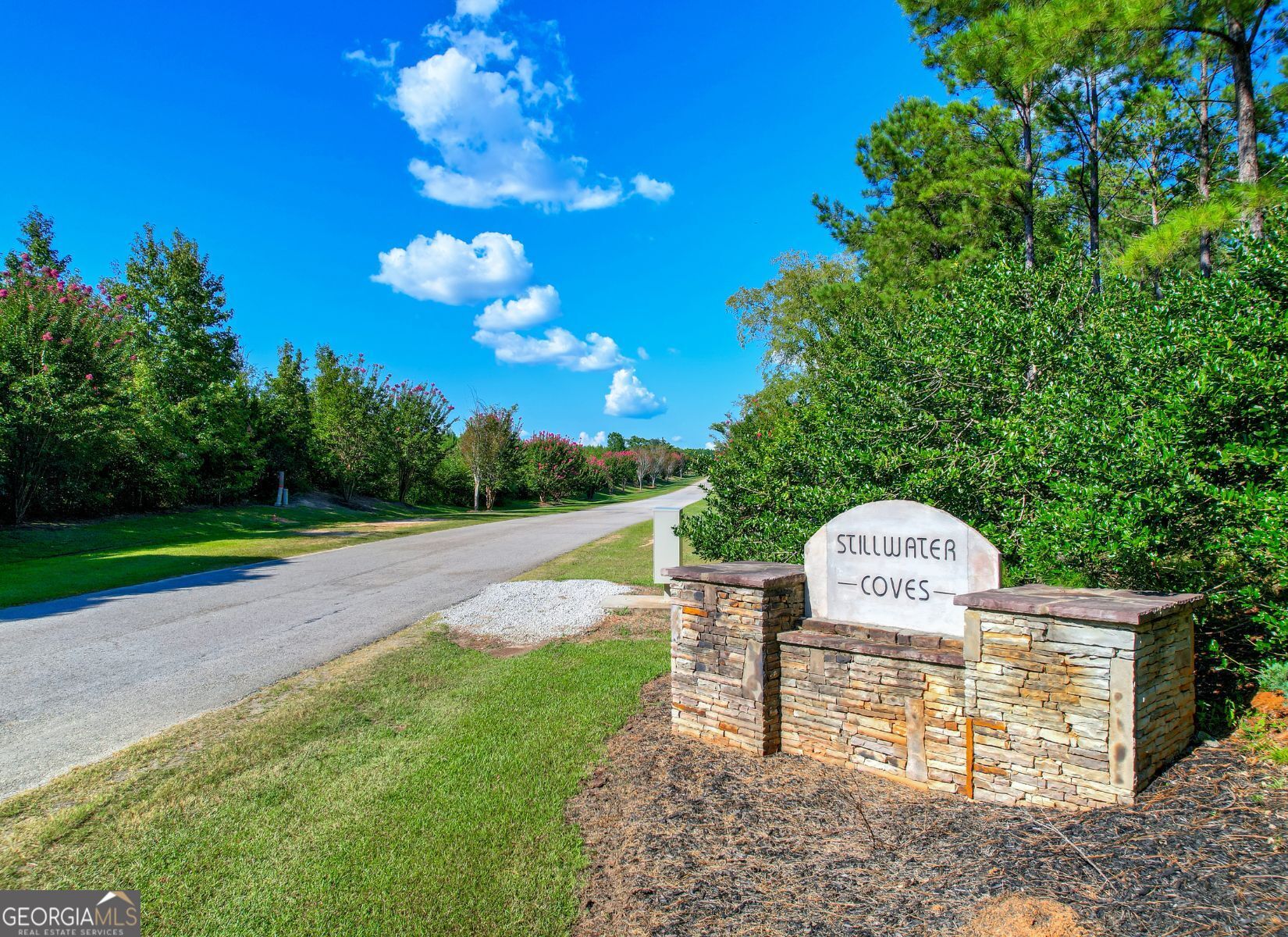 1313 Shimmering Water Cove Property Photo 7