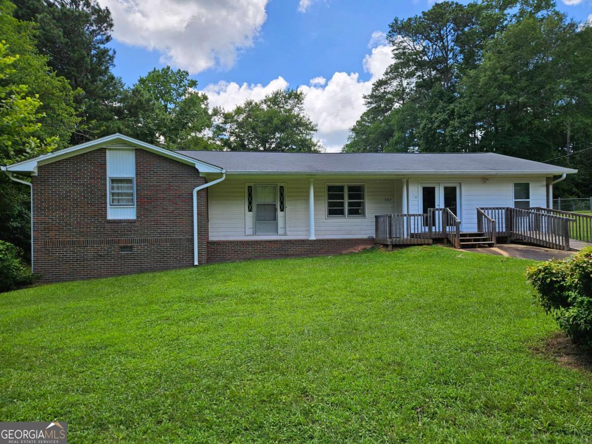 327 Kensington Circle Property Photo 1
