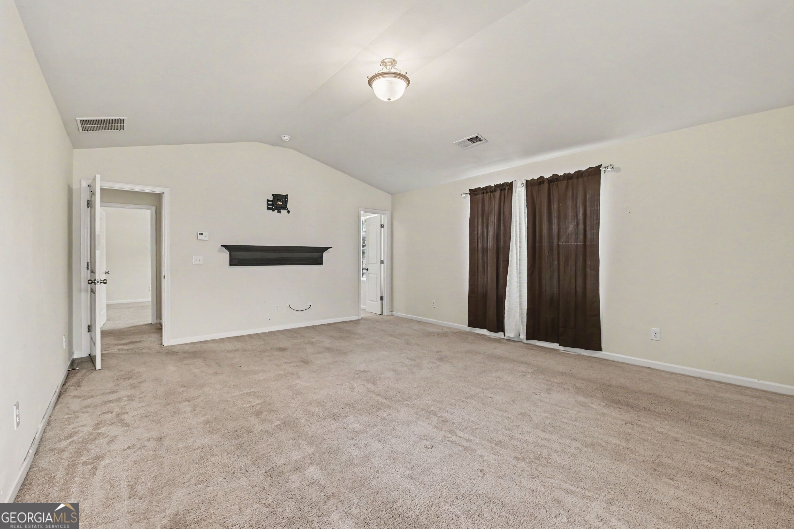 2072 Cedar Walk Drive Property Photo 4