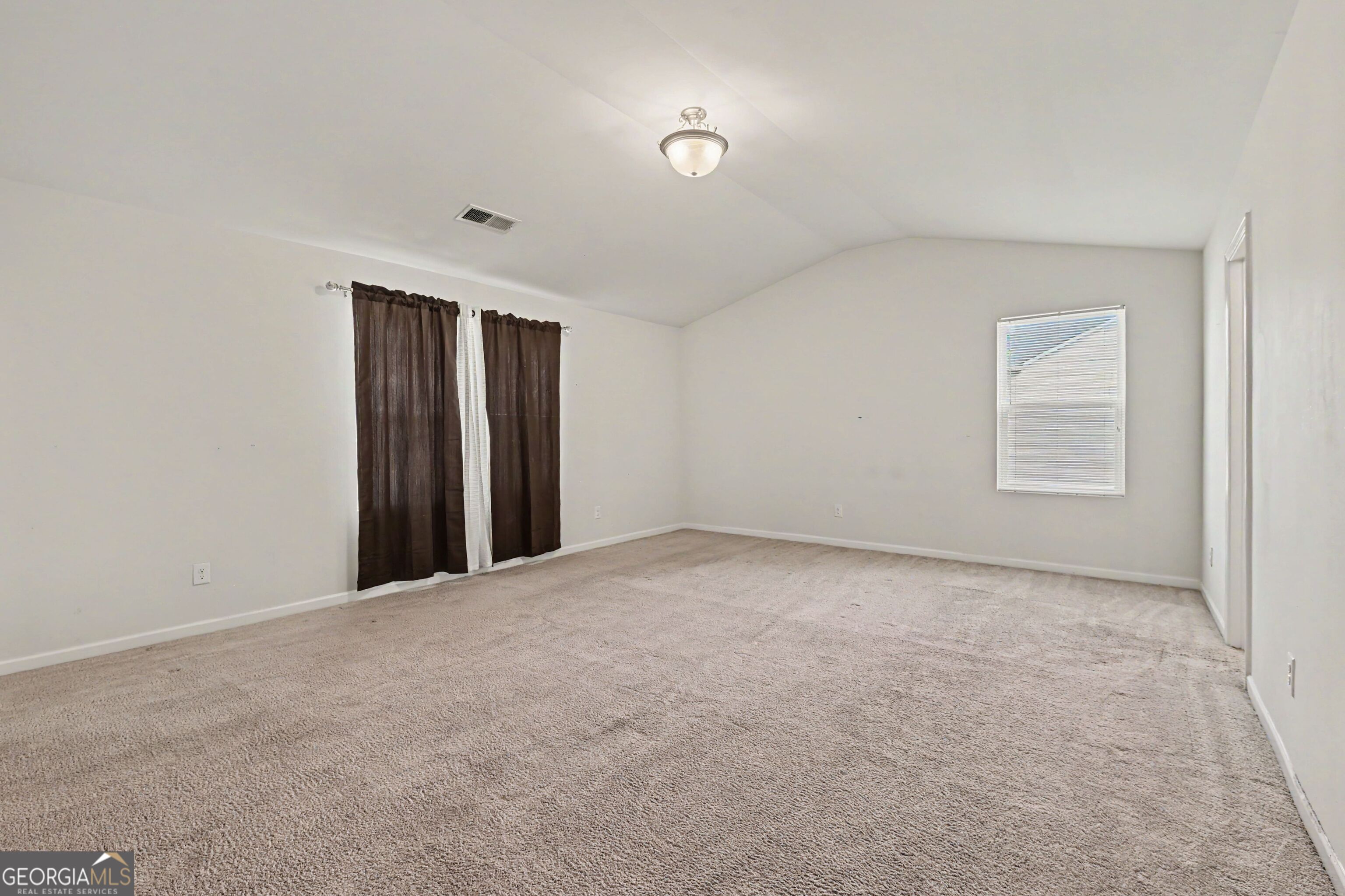 2072 Cedar Walk Drive Property Photo 6