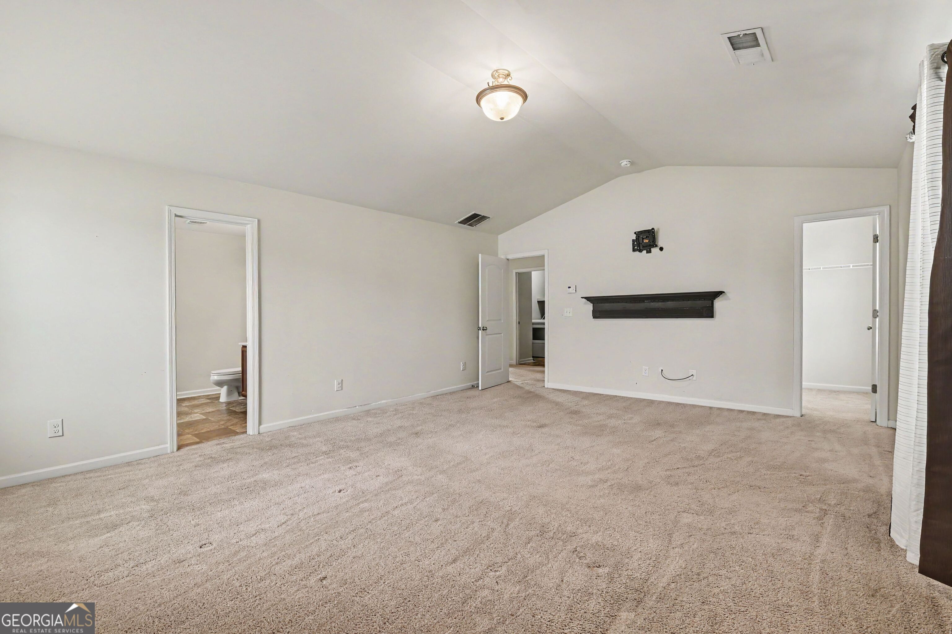 2072 Cedar Walk Drive Property Photo 8