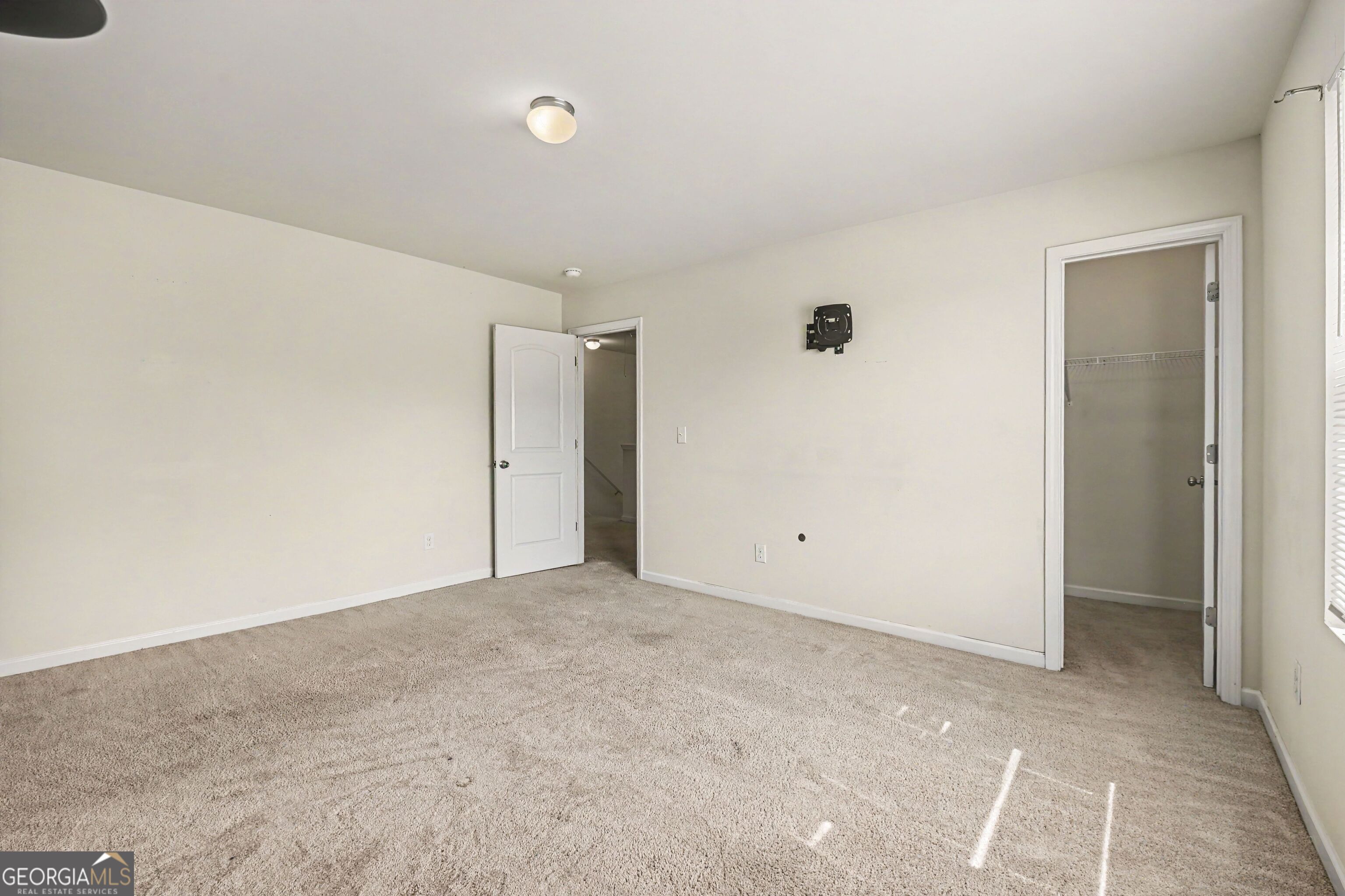 2072 Cedar Walk Drive Property Photo 28