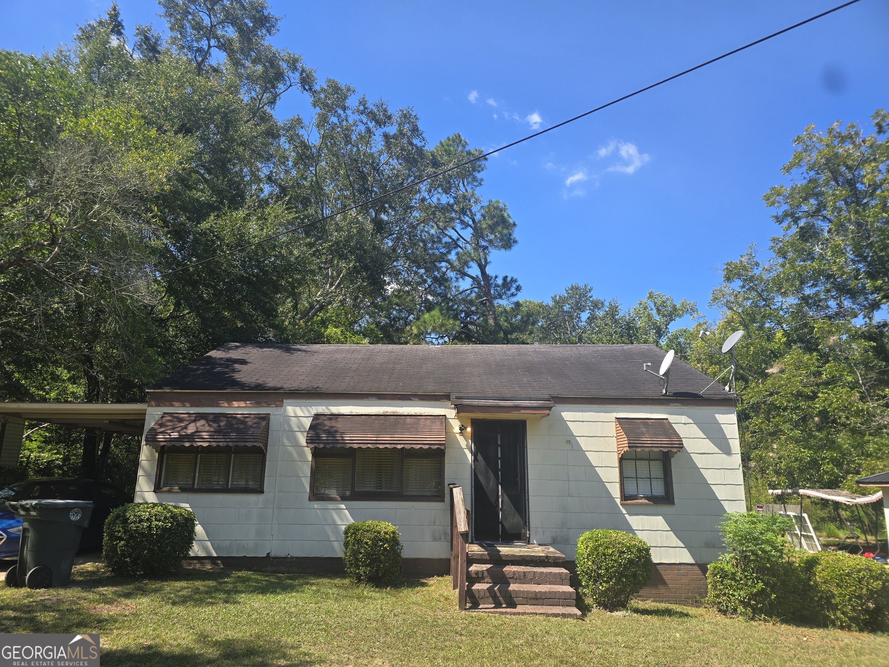 406 Saxon Street Property Photo 1