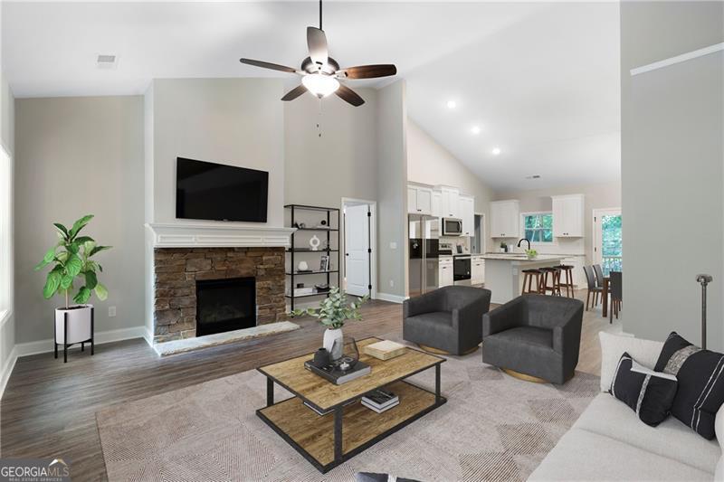 213 Little Coyote Loop Property Photo 4