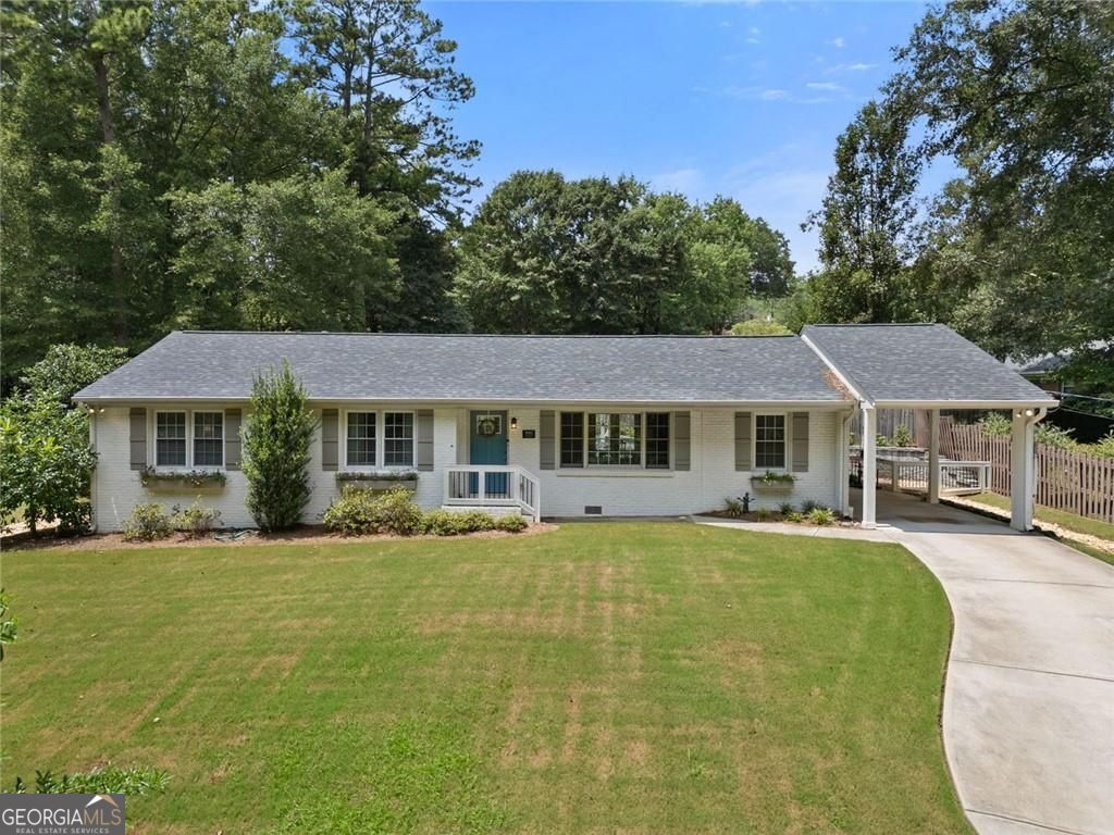 3662 Twin Oaks Drive SE Property Photo 1