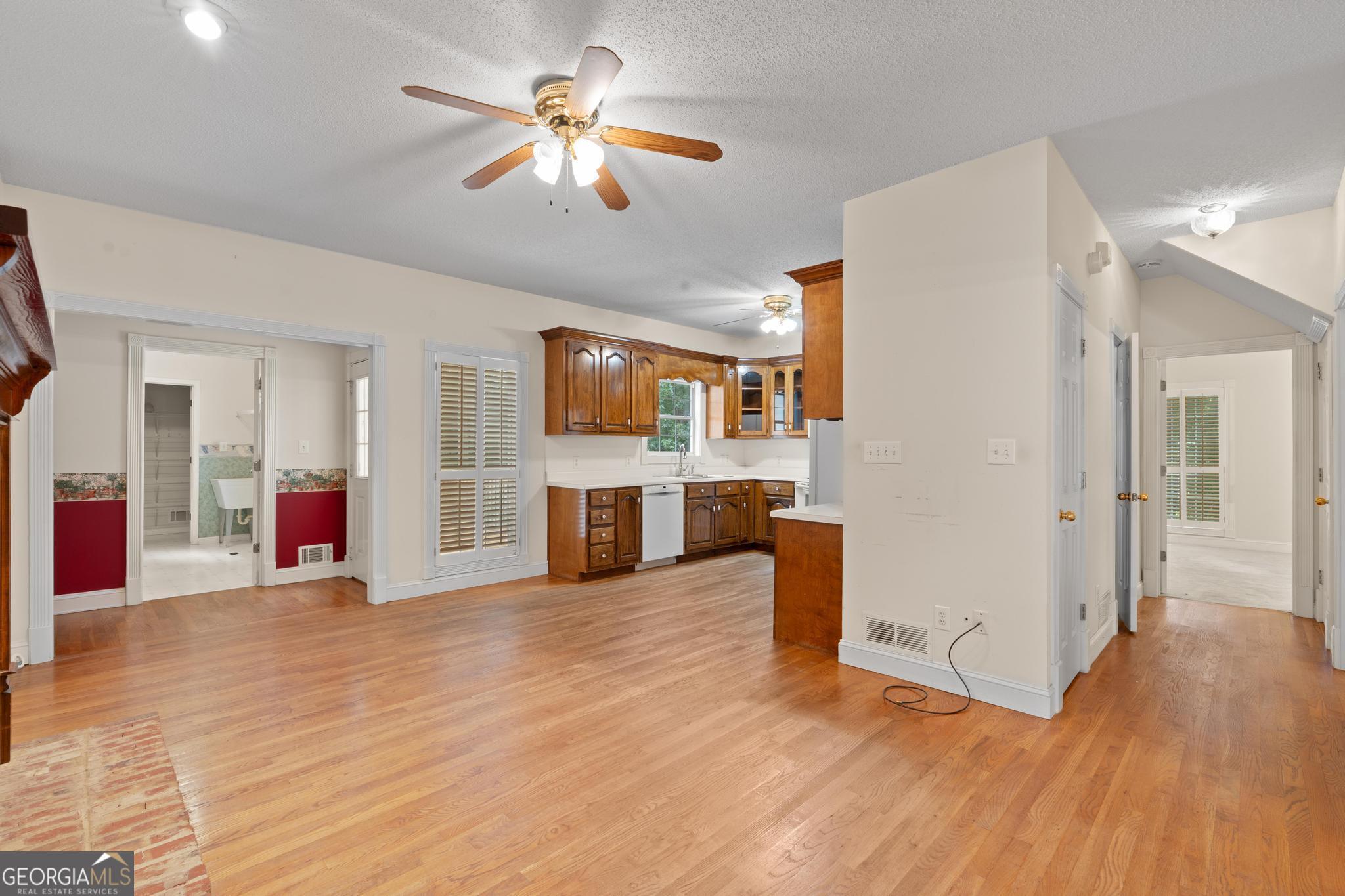 285 Hillview Road Property Photo 7