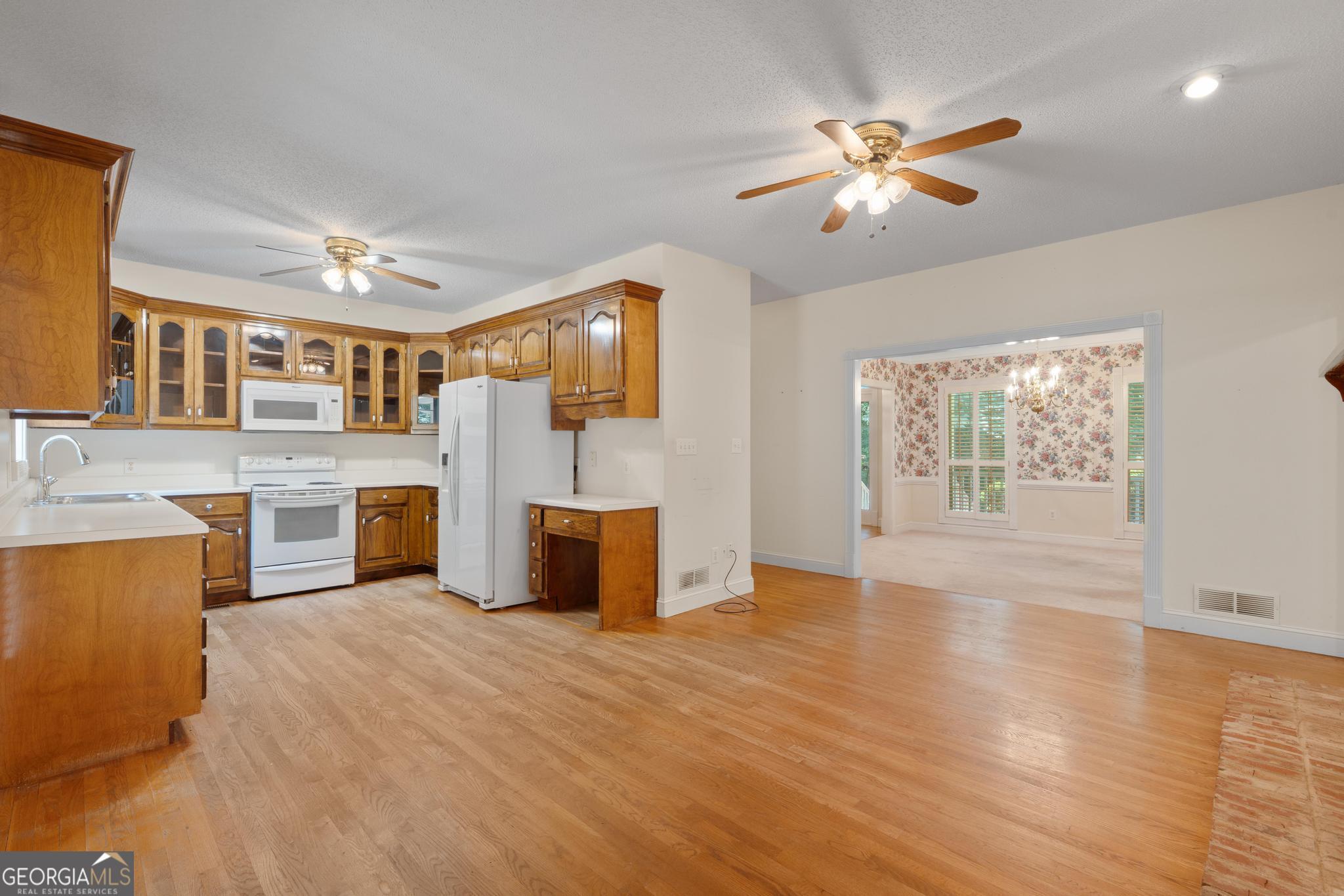 285 Hillview Road Property Photo 9