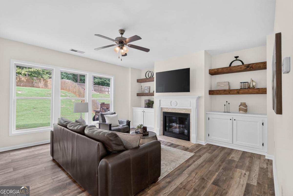 6095 Overleaf Terrace Property Photo 2