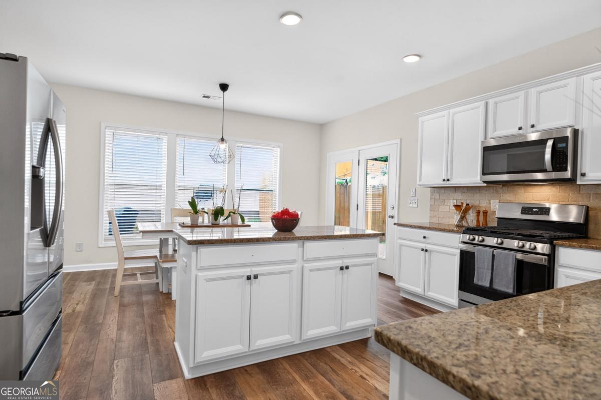6095 Overleaf Terrace Property Photo 4