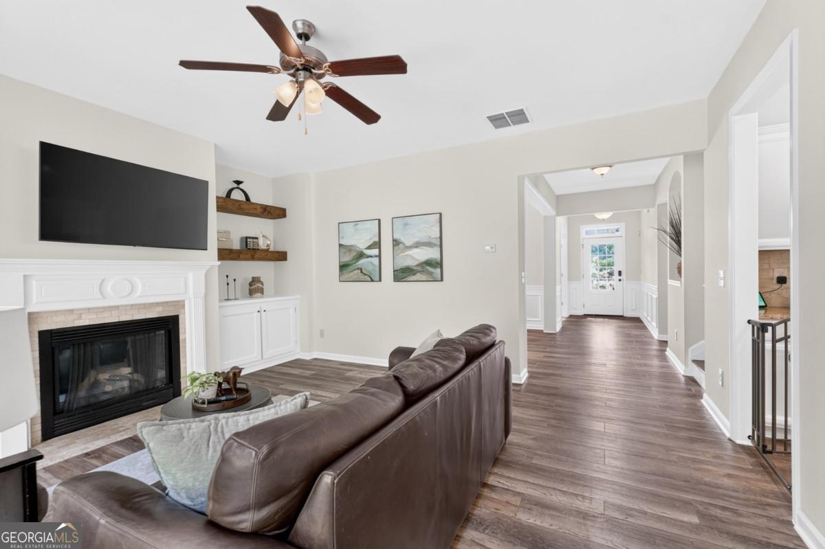 6095 Overleaf Terrace Property Photo 10
