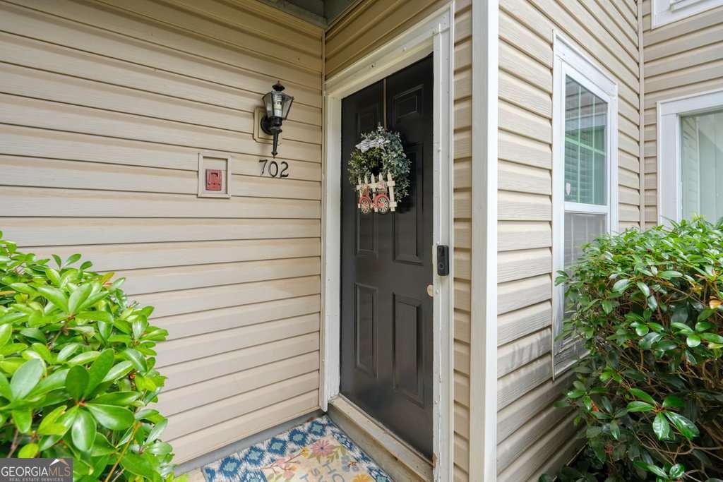 702 Augusta Drive Se Property Photo 5