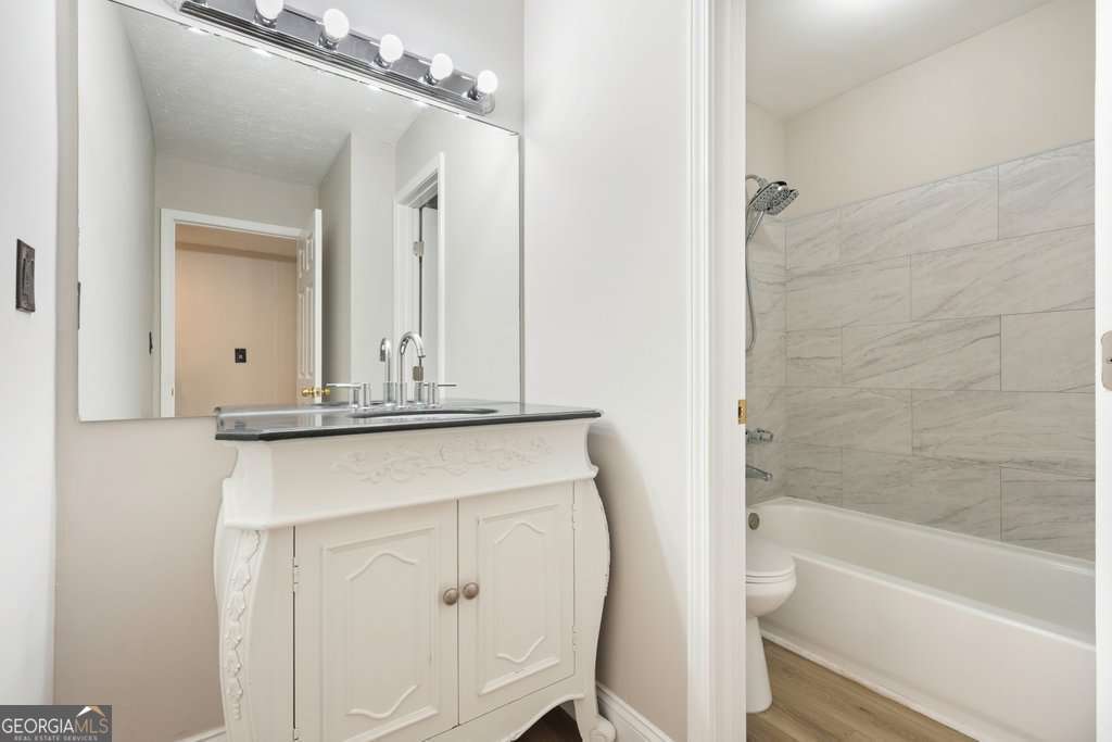 702 Augusta Drive Se Property Photo 25