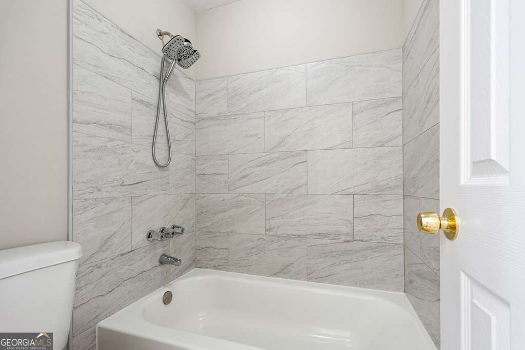 702 Augusta Drive Se Property Photo 27