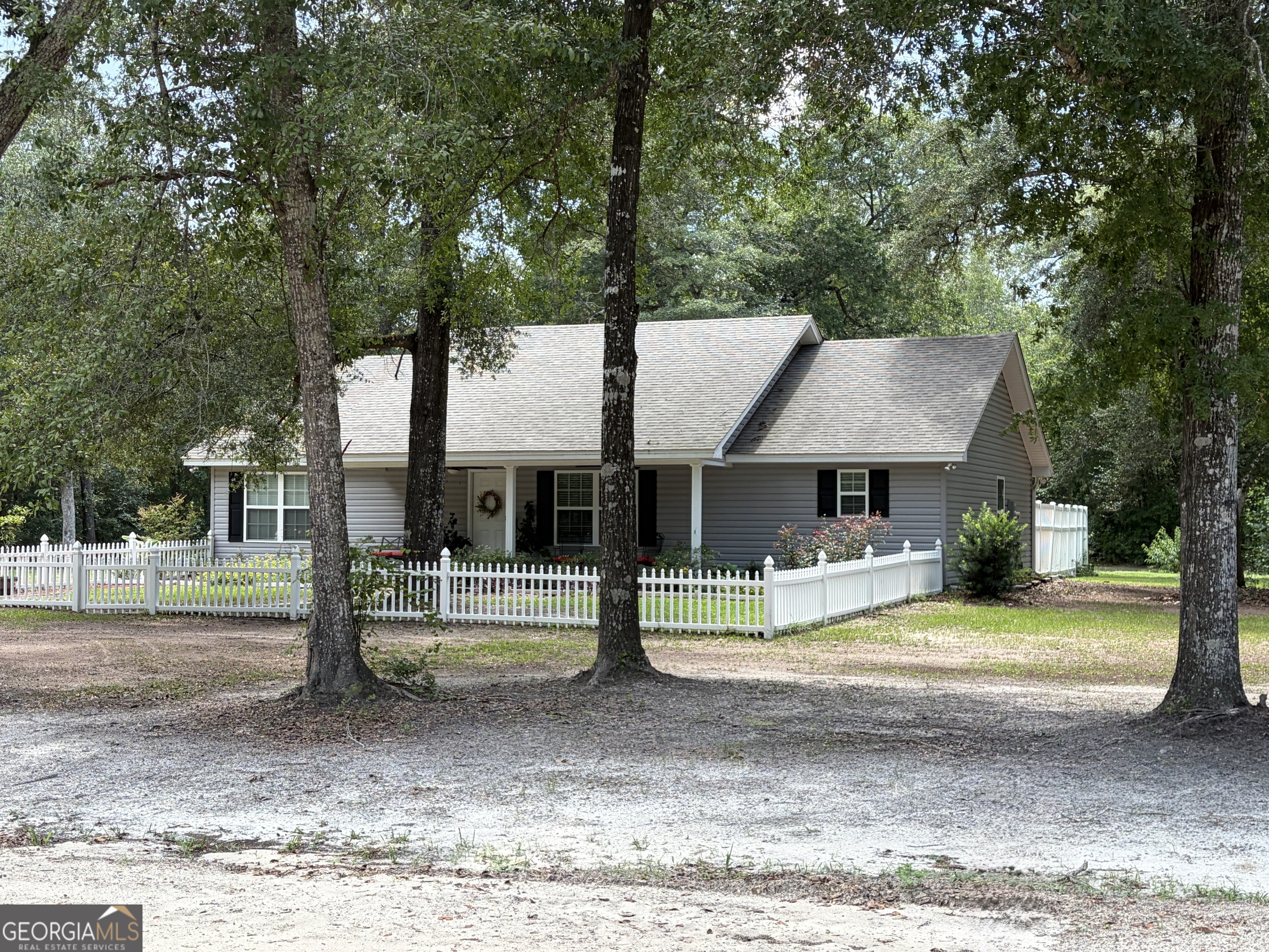325 Creekview Drive Property Photo 1