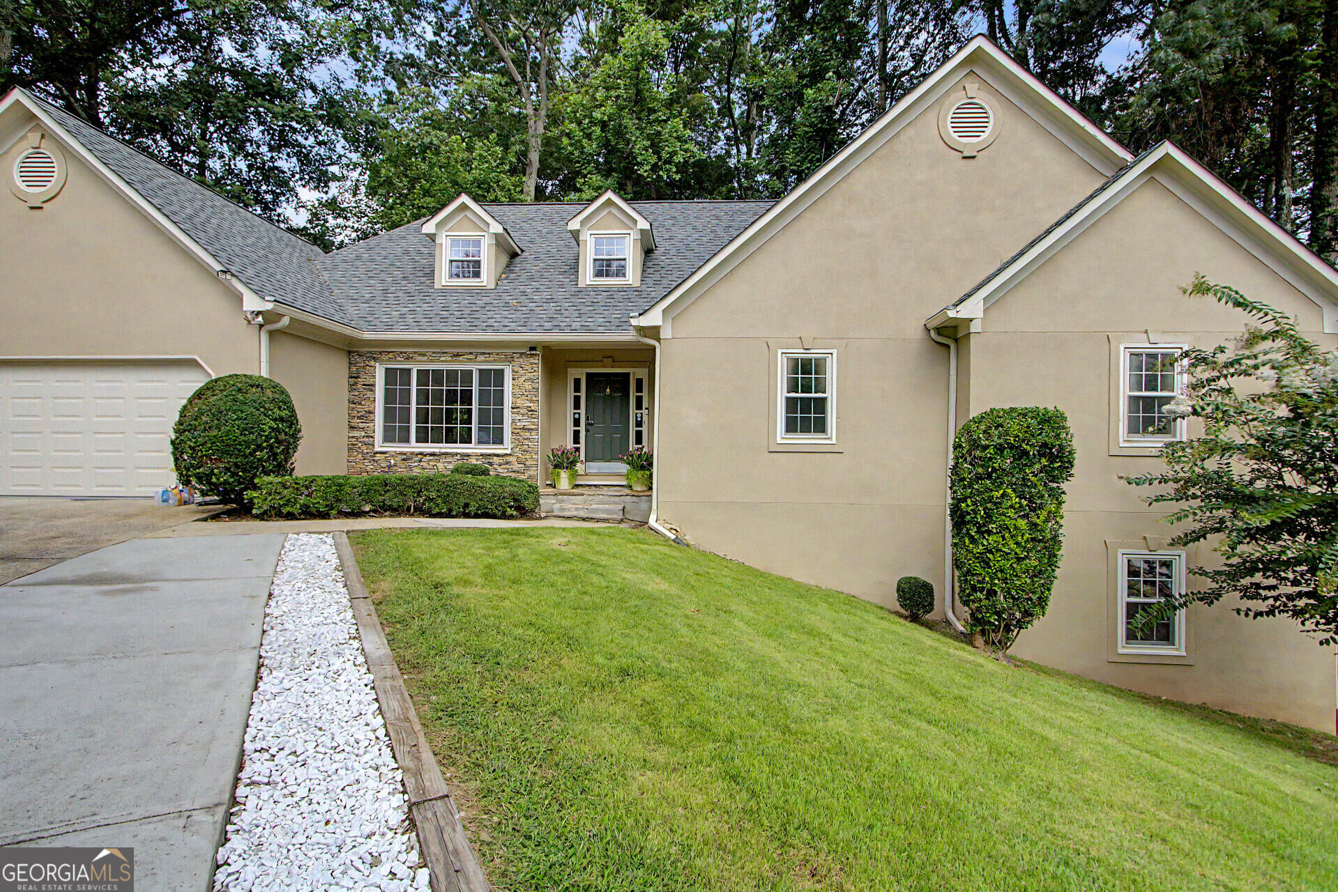 311 Clubhouse Court Nw Property Photo 1