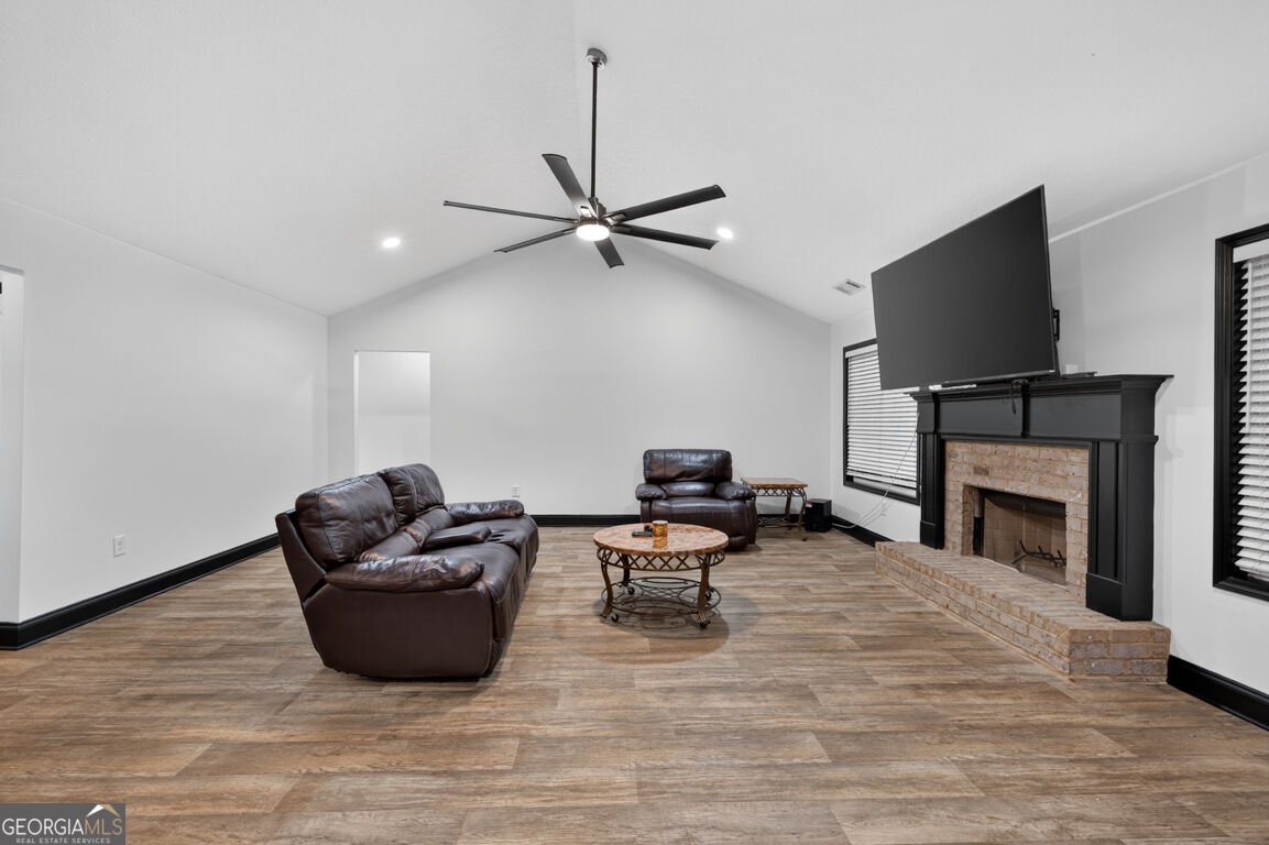 305 Mcmillian Court Nw Property Photo 4