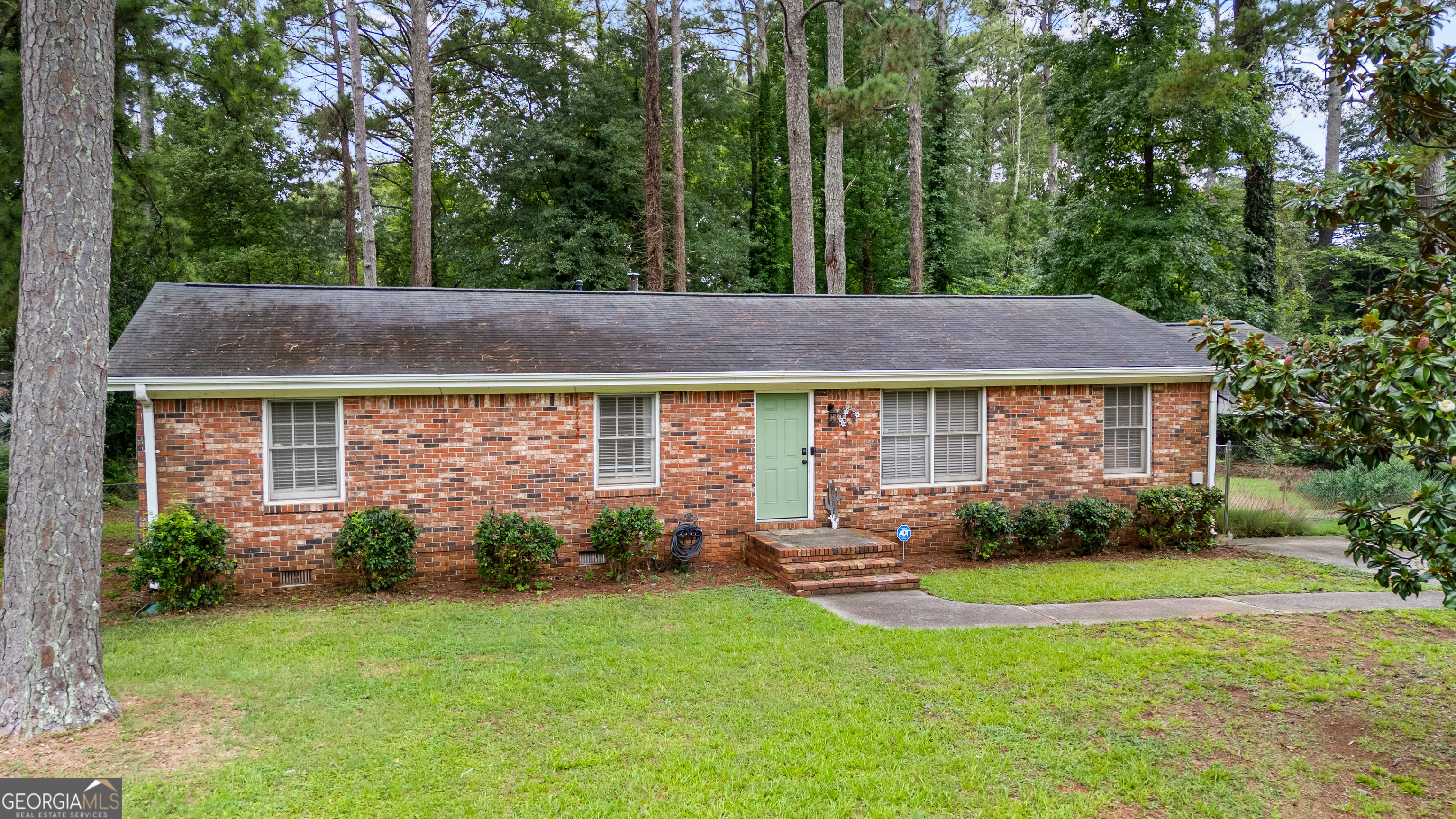859 King Drive Se Property Photo 1