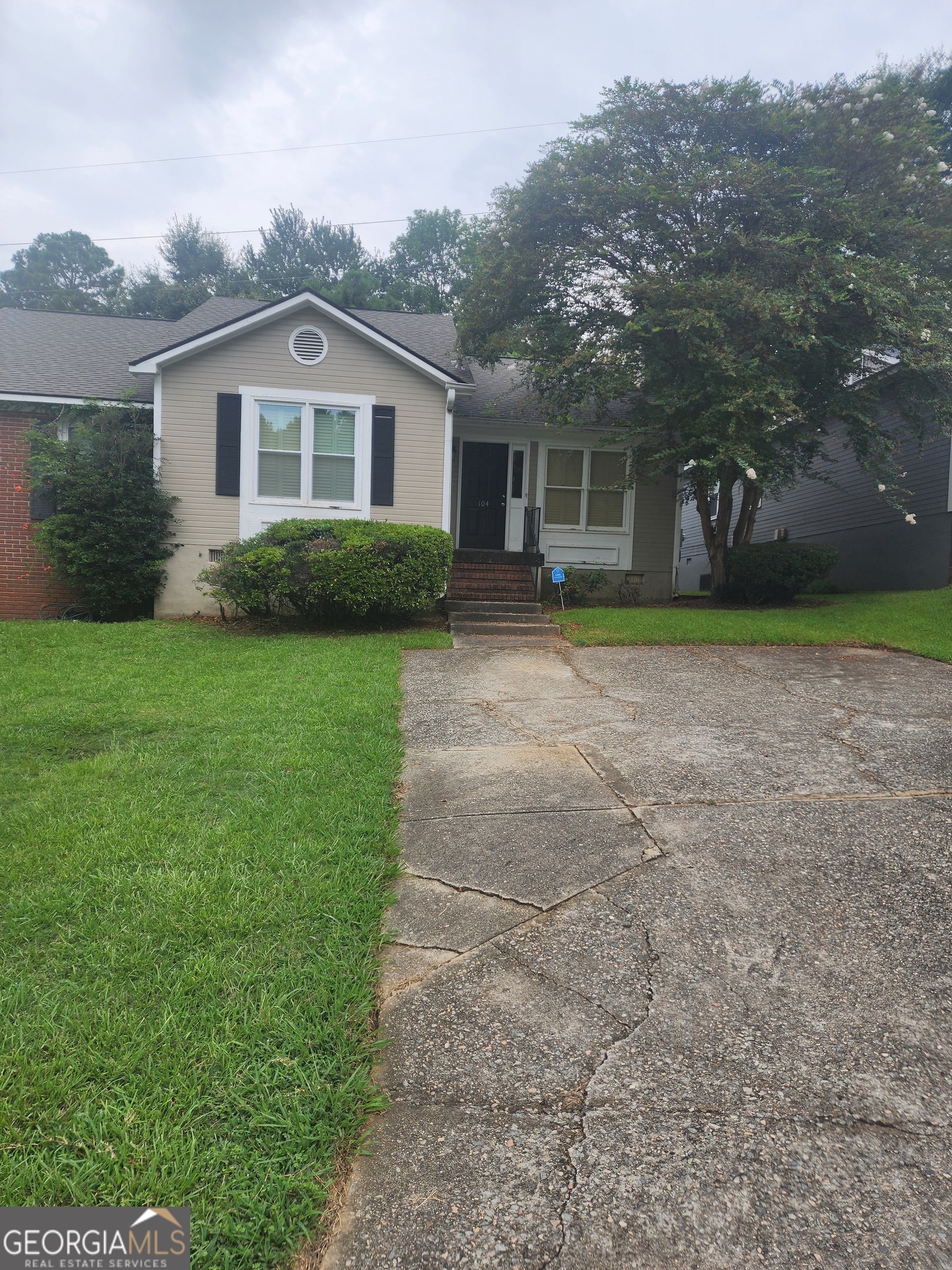 104 Wakefield Drive Property Photo 1