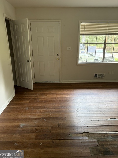 562 Roxbury Drive Property Photo 10