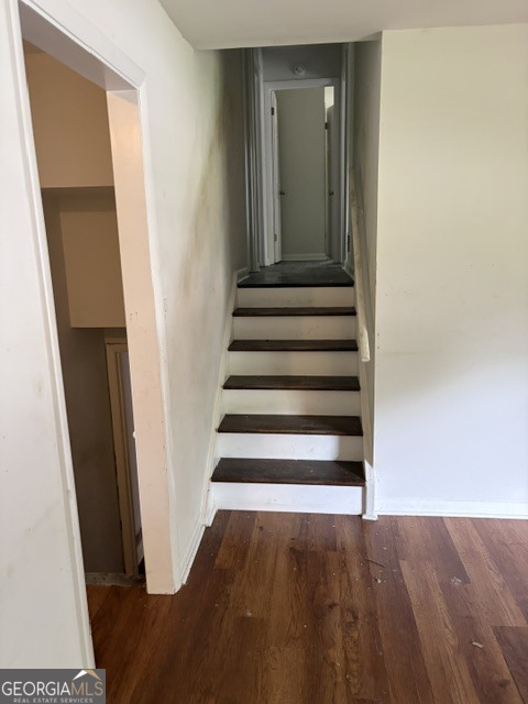 562 Roxbury Drive Property Photo 11