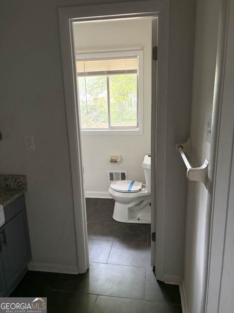 562 Roxbury Drive Property Photo 12