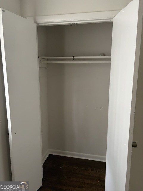 562 Roxbury Drive Property Photo 16