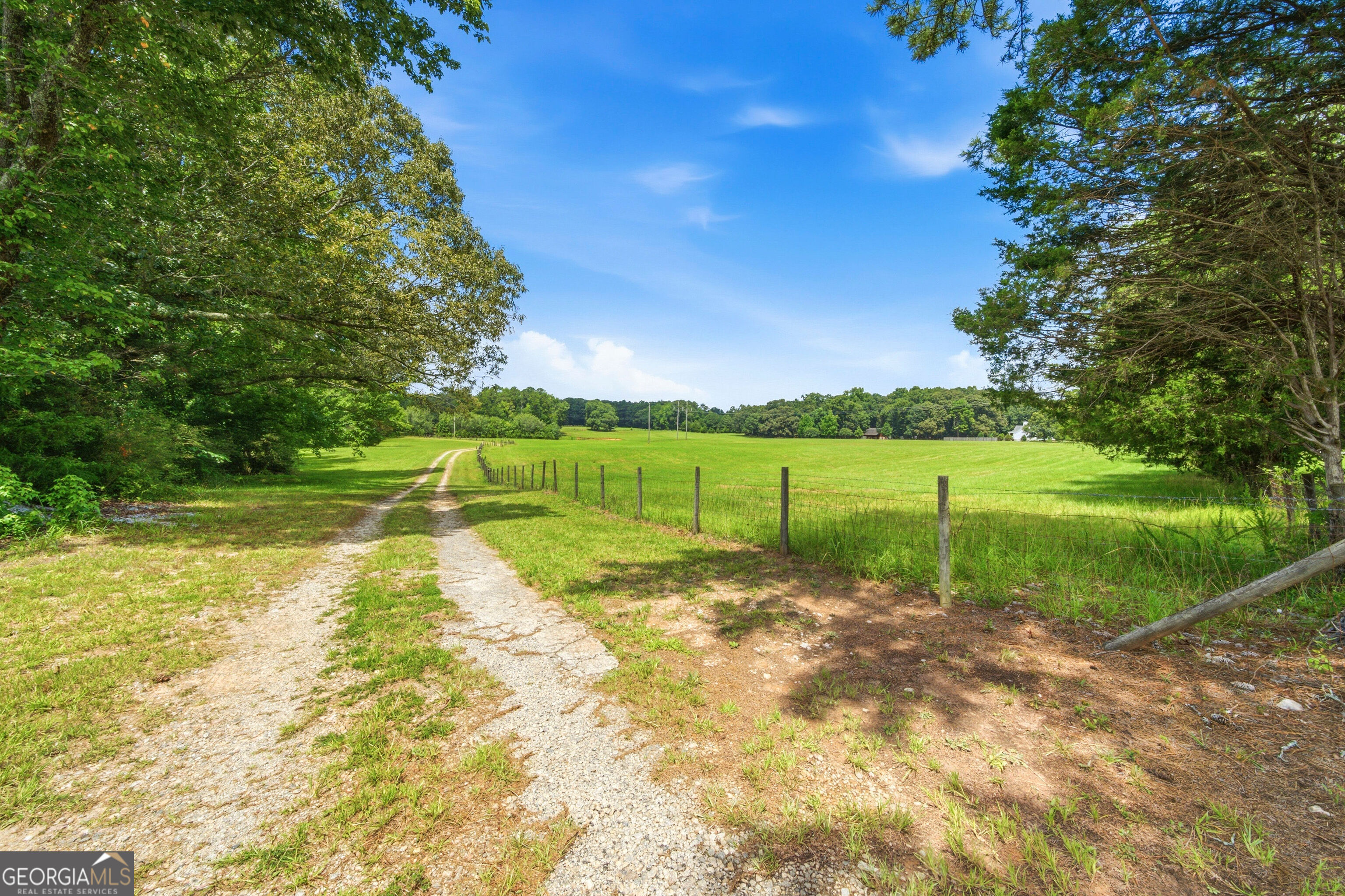 607 Grant Road Property Photo 14