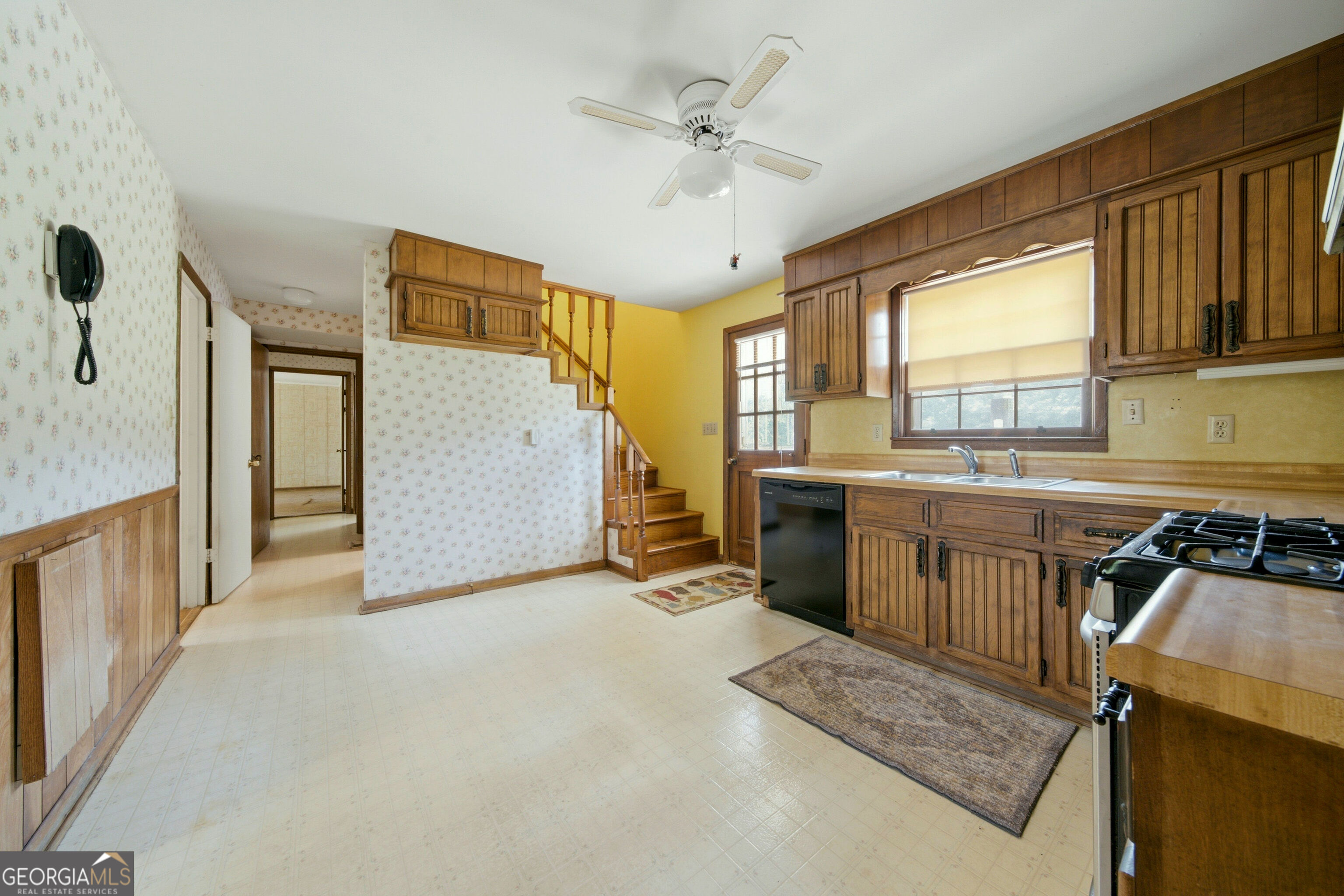 607 Grant Road Property Photo 34