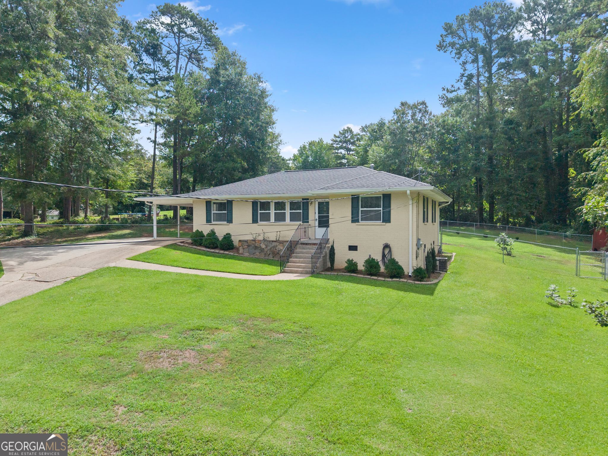47 Cherokee Boulevard Property Photo 1