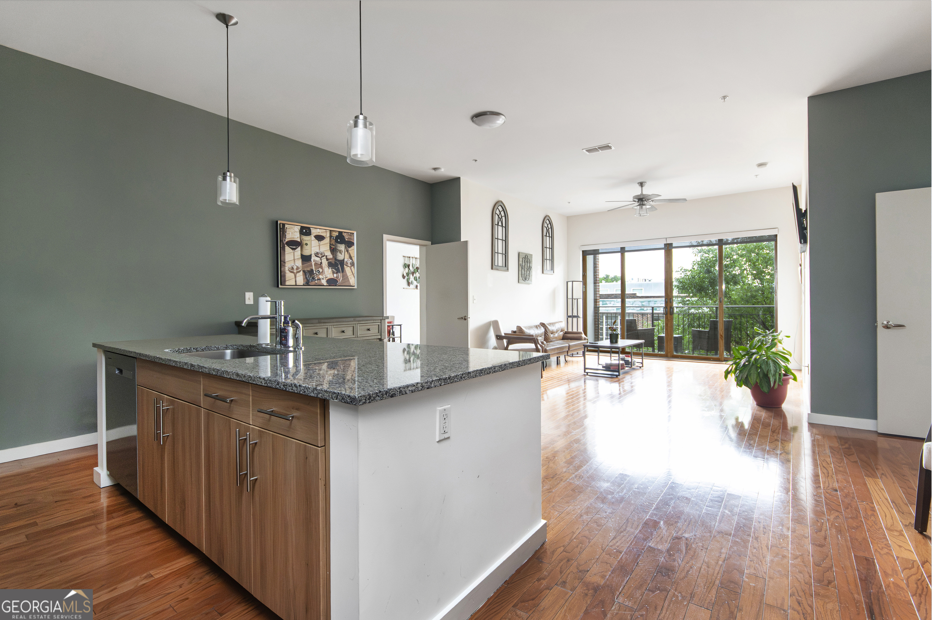 333 Nelson Street SW # 337 Property Photo 1