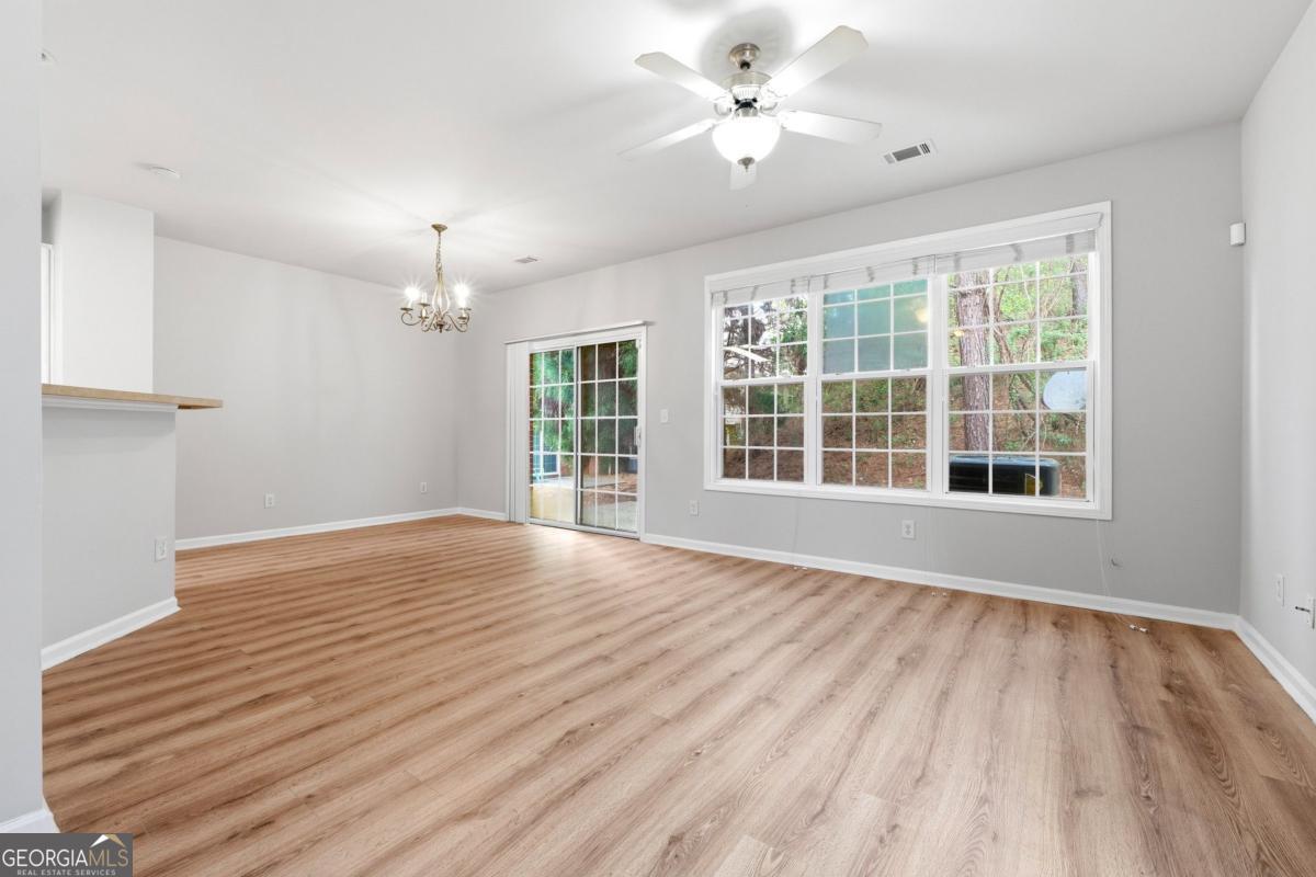 1006 Ivydale Circle Property Photo 2