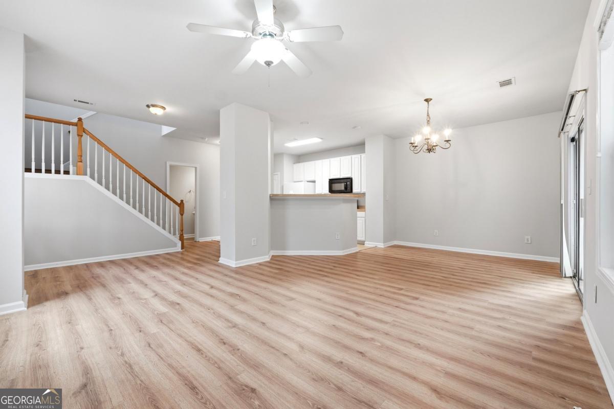 1006 Ivydale Circle Property Photo 3