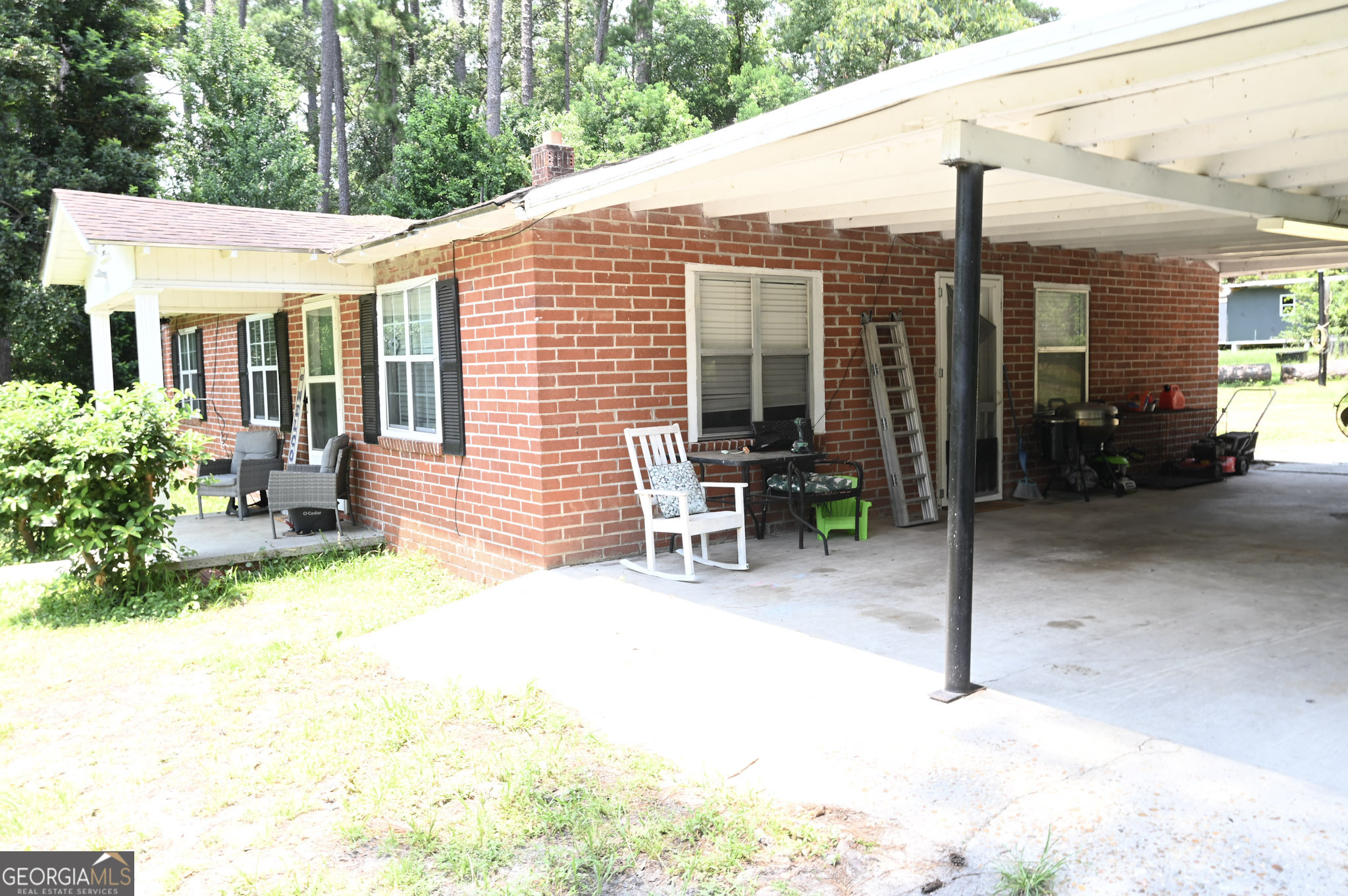 610 Poplar Street Property Photo 3