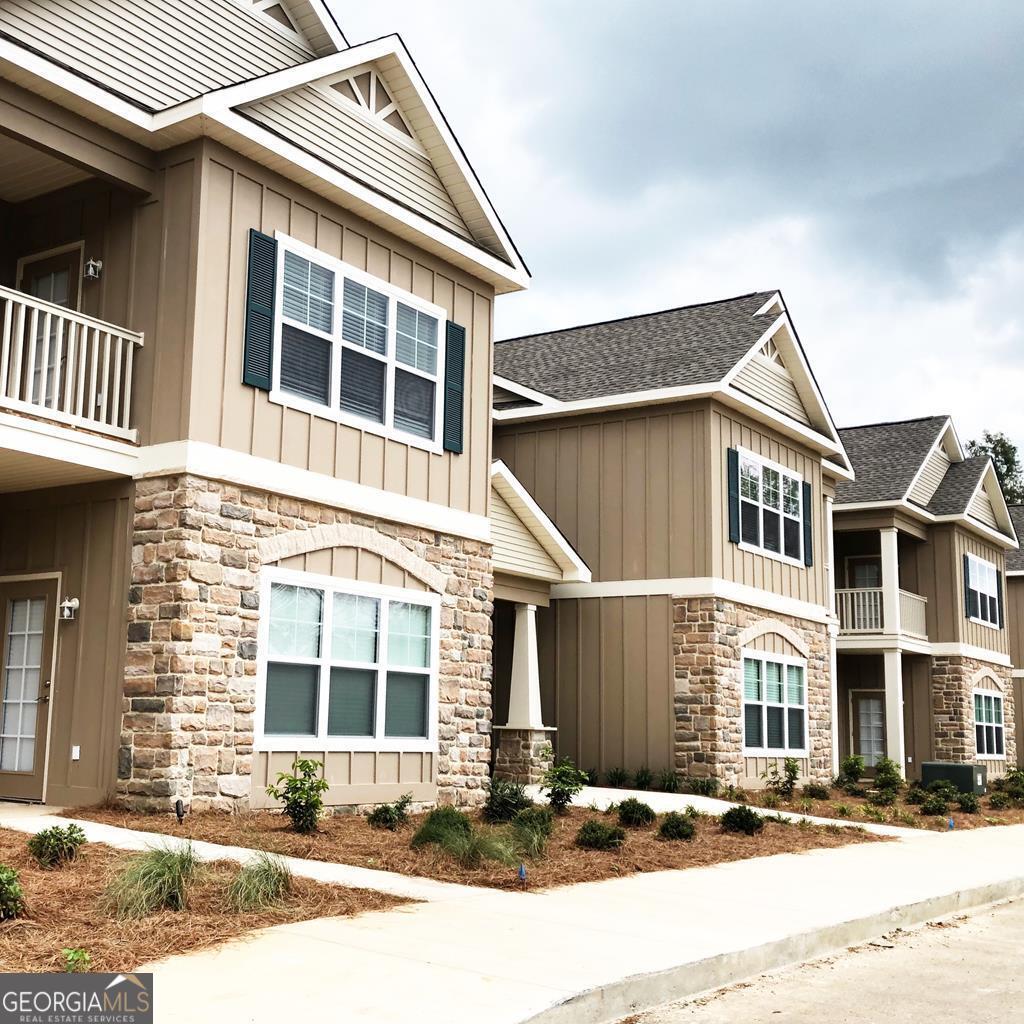 75 Woodlawn Drive # B7 Property Photo 3
