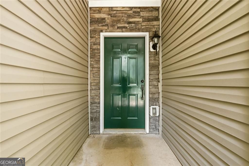 5823 N Cove Road Property Photo 3