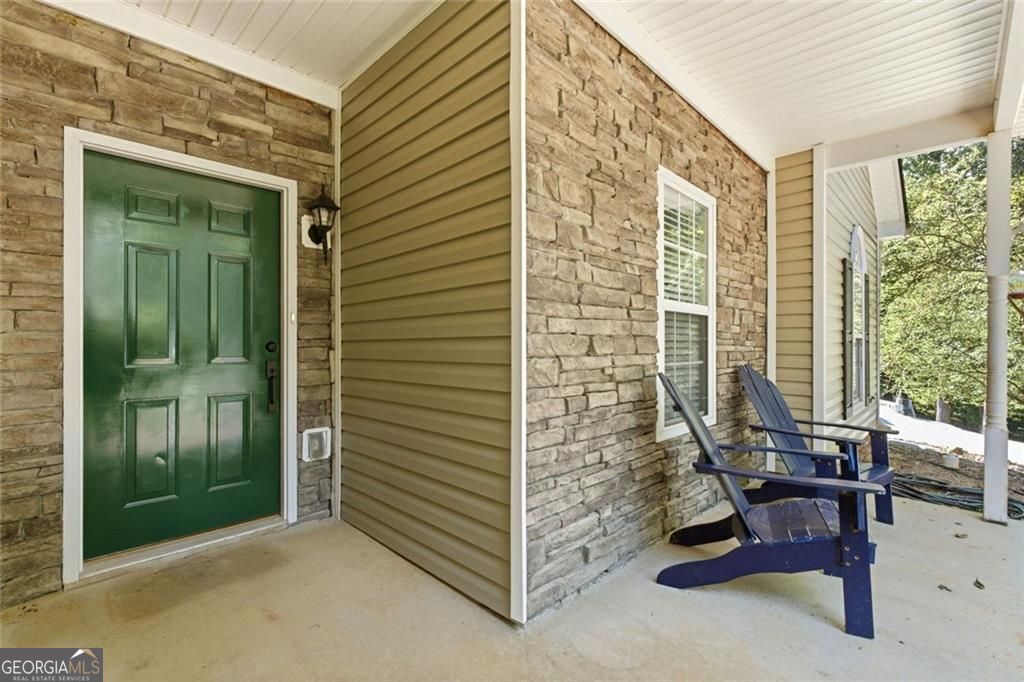 5823 N Cove Road Property Photo 4