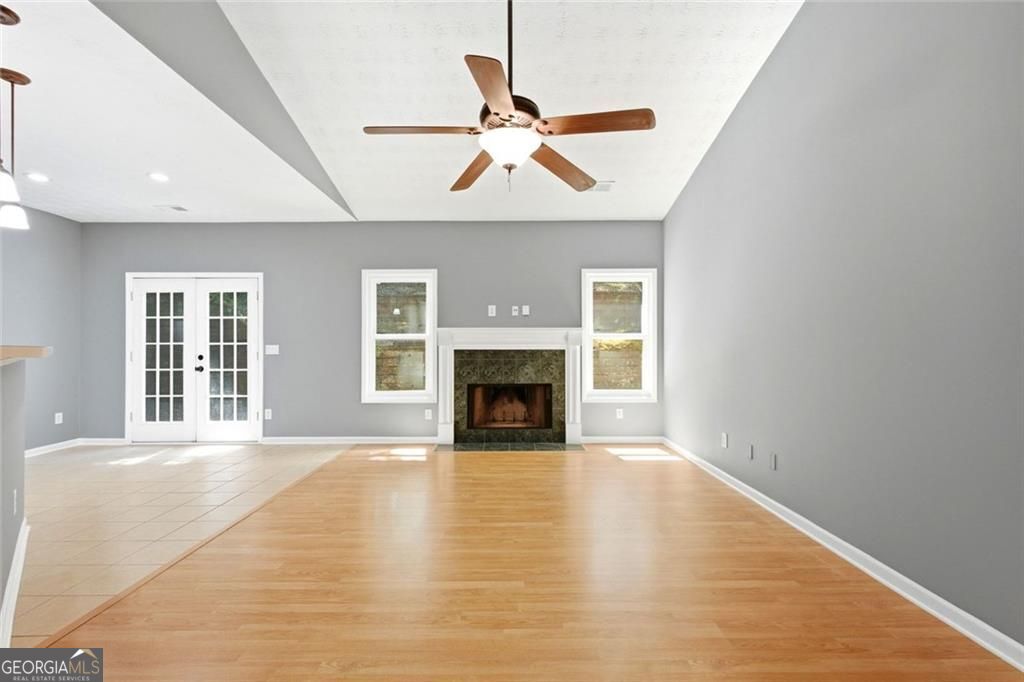5823 N Cove Road Property Photo 7