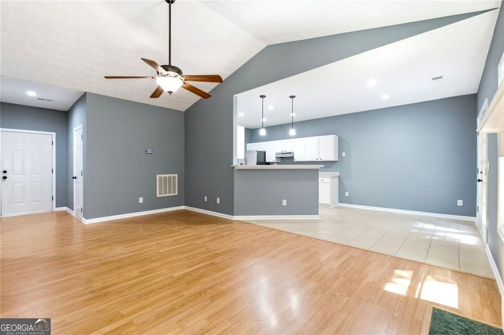 5823 N Cove Road Property Photo 9