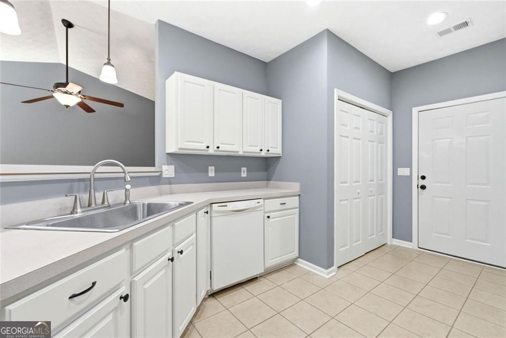 5823 N Cove Road Property Photo 12