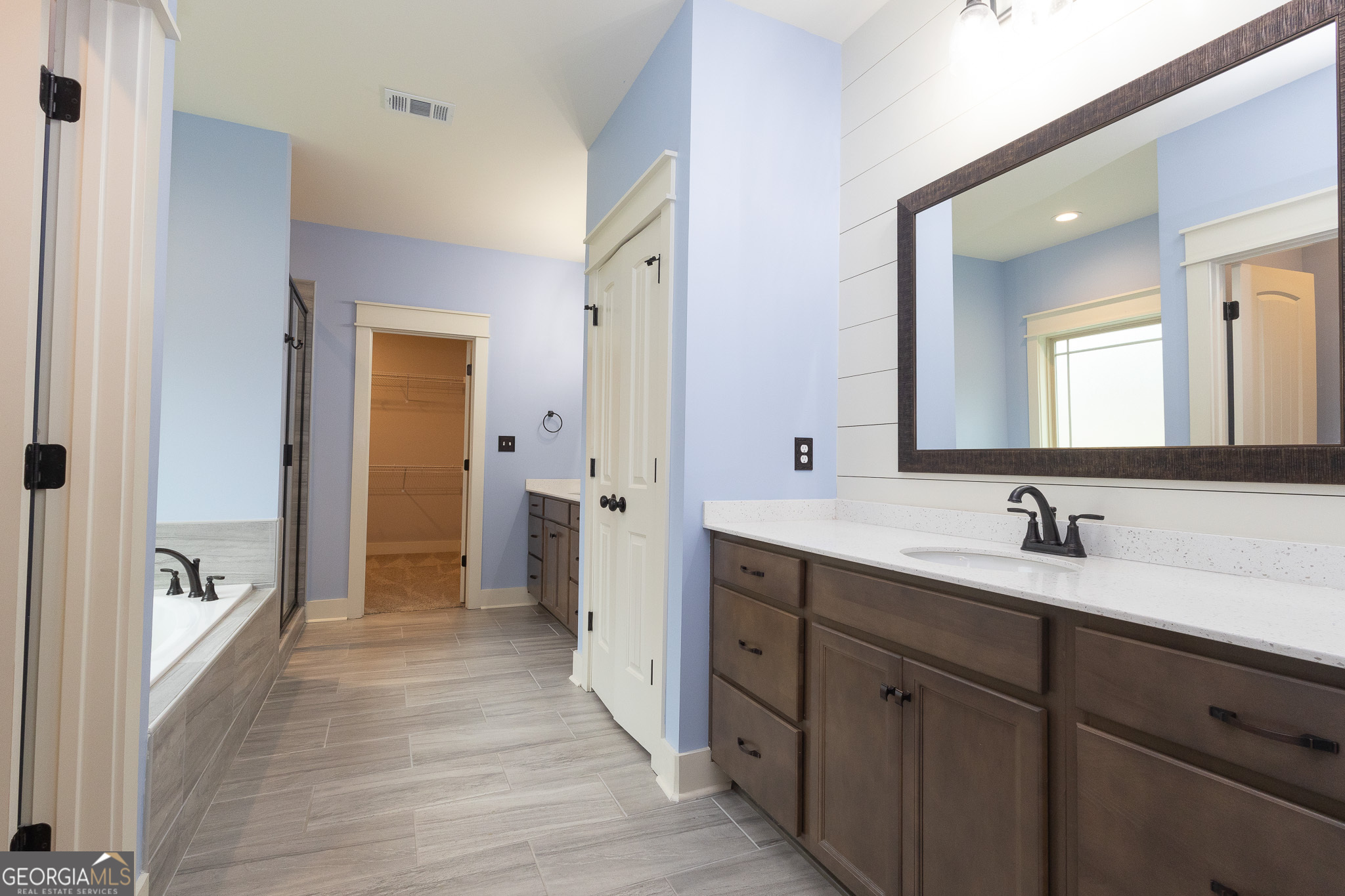 411 Stonegate Trail Property Photo 27