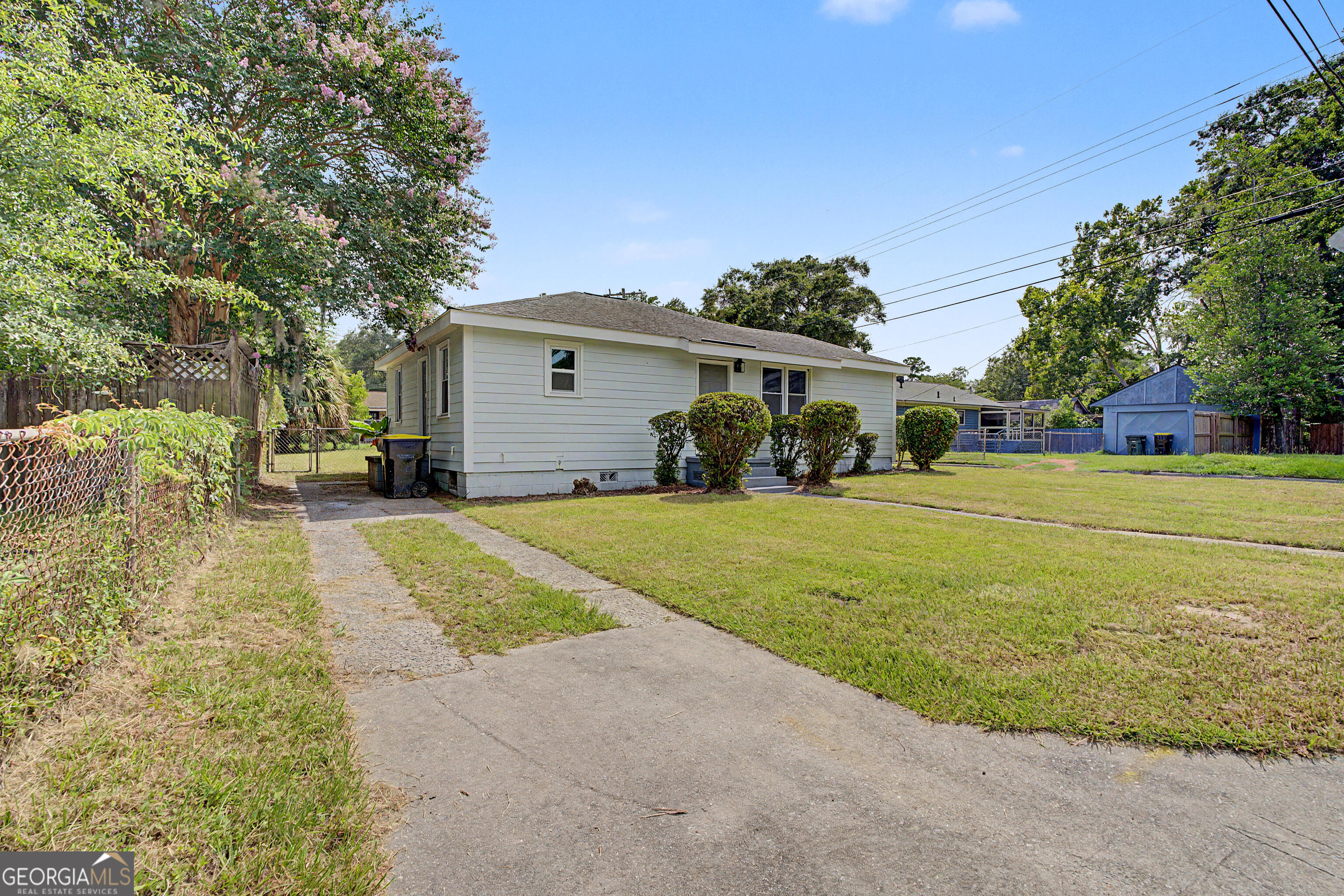 1301 E 68th Street Property Photo 3
