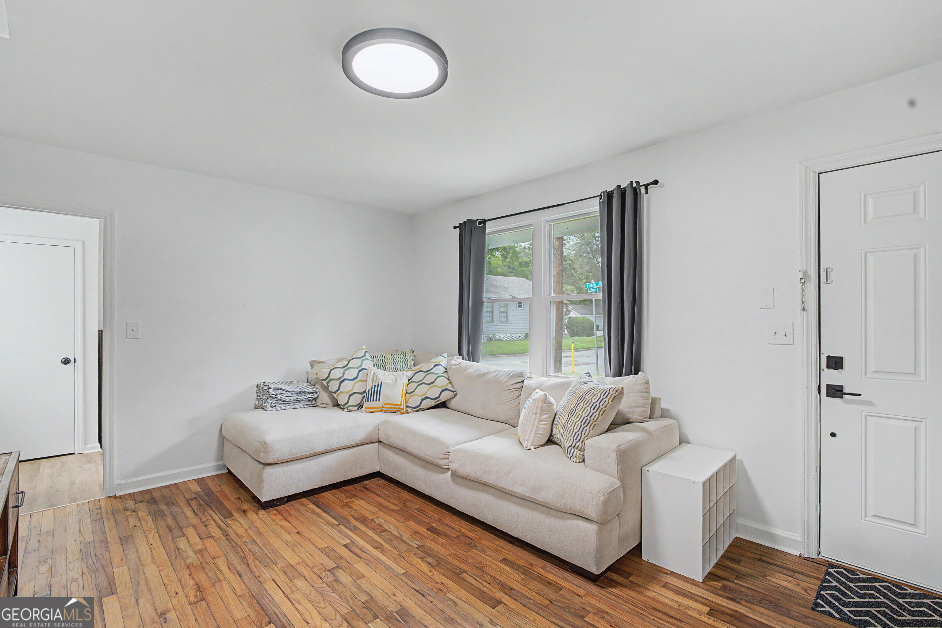 1301 E 68th Street Property Photo 7