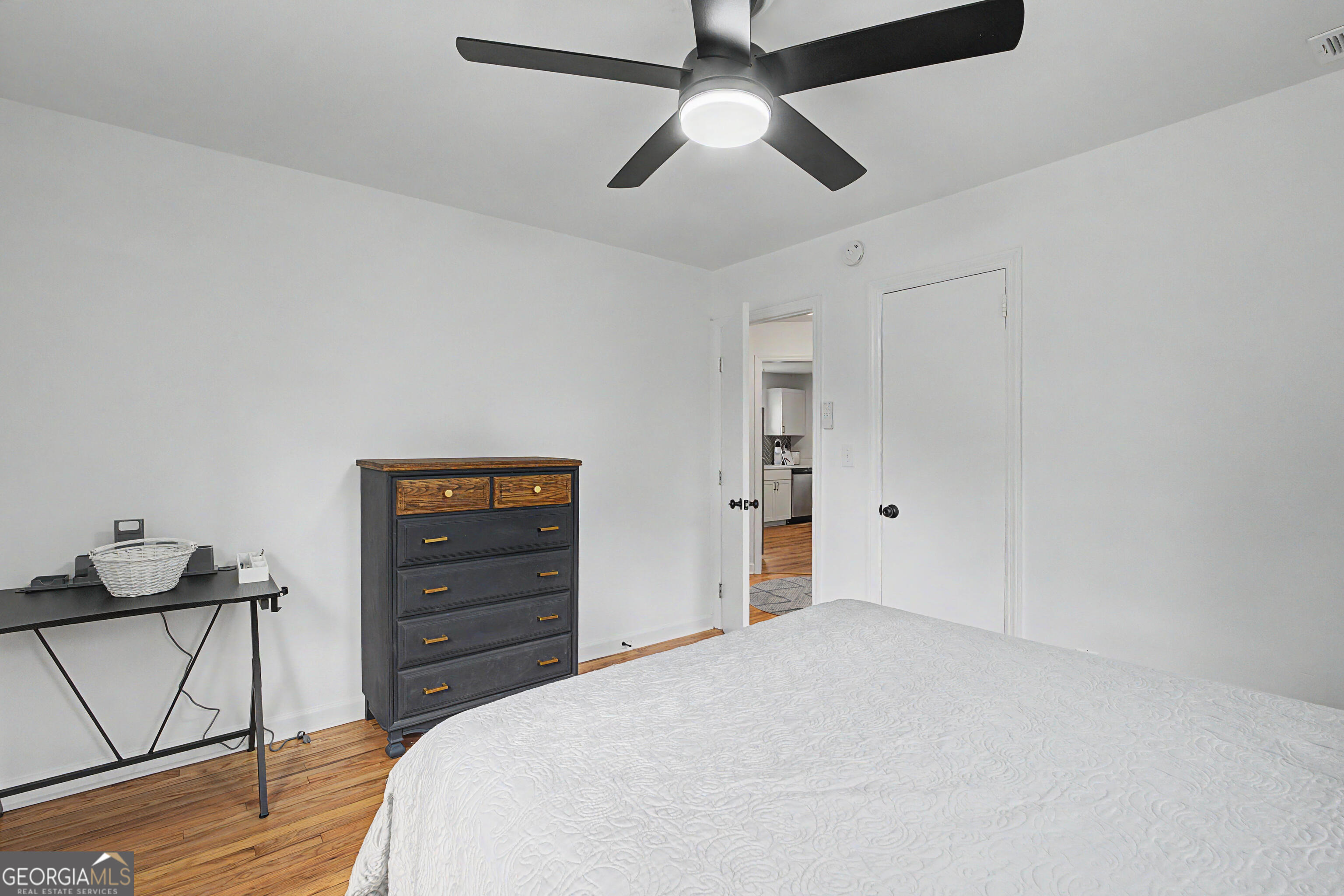 1301 E 68th Street Property Photo 13