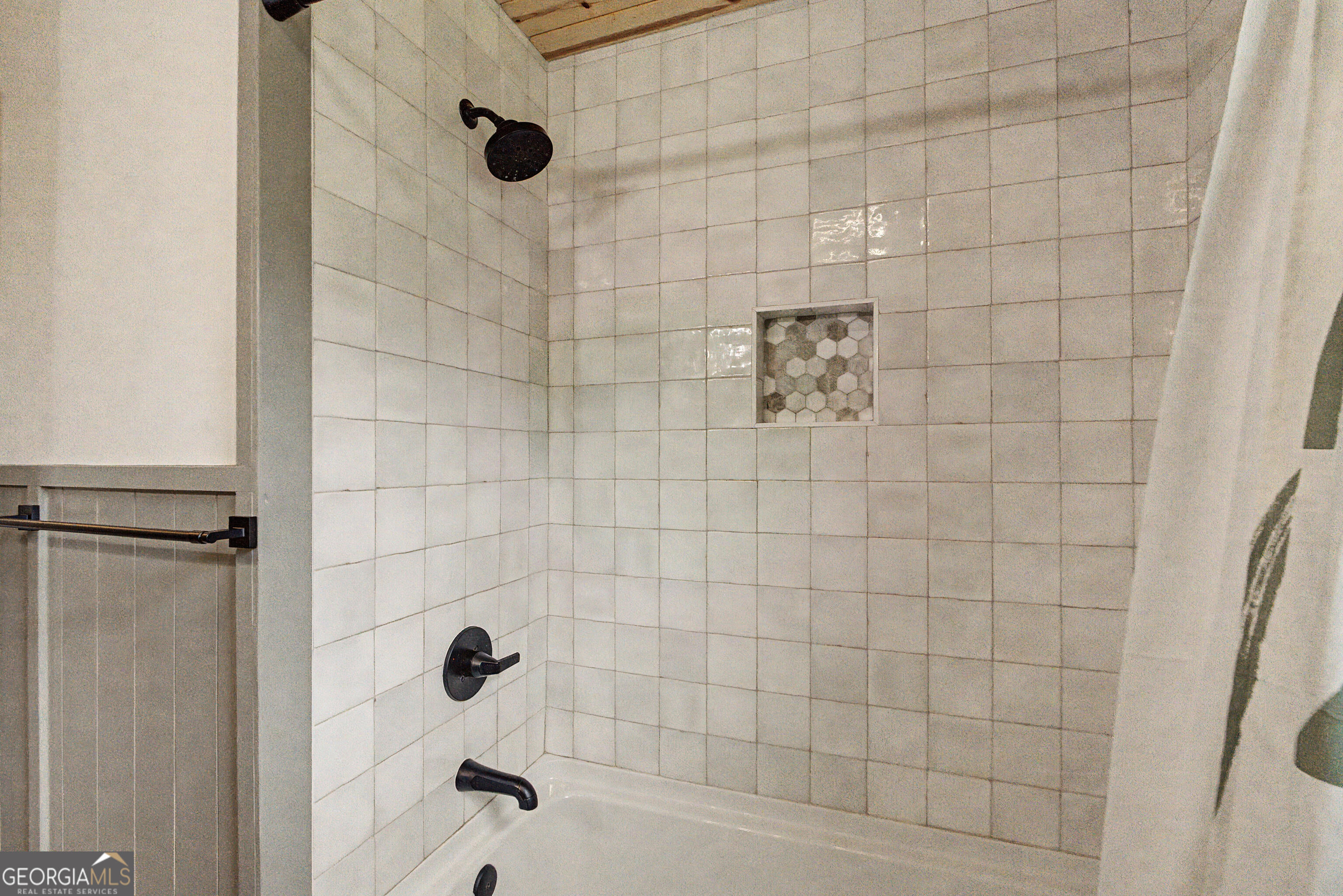 1301 E 68th Street Property Photo 15