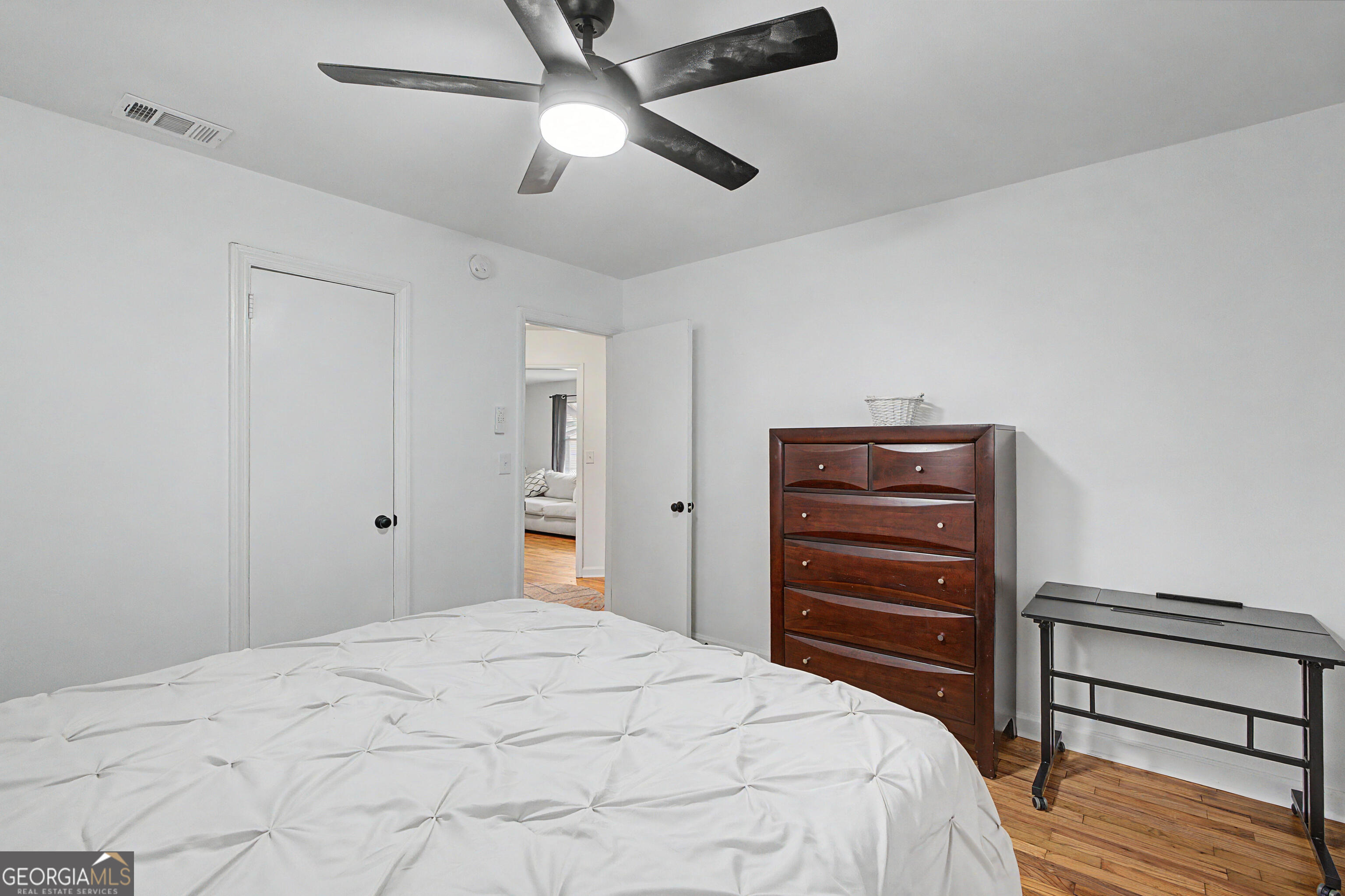 1301 E 68th Street Property Photo 18