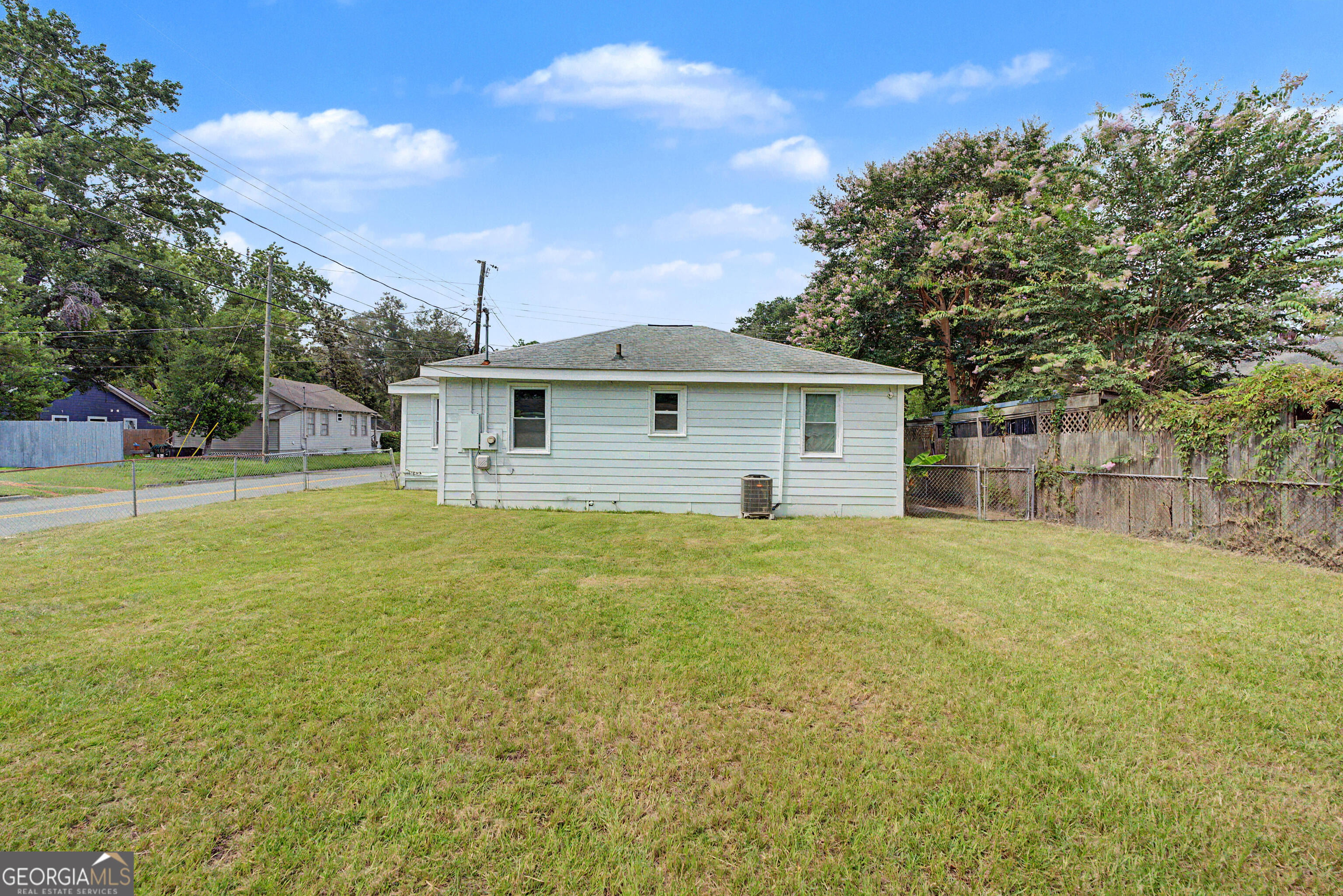 1301 E 68th Street Property Photo 24