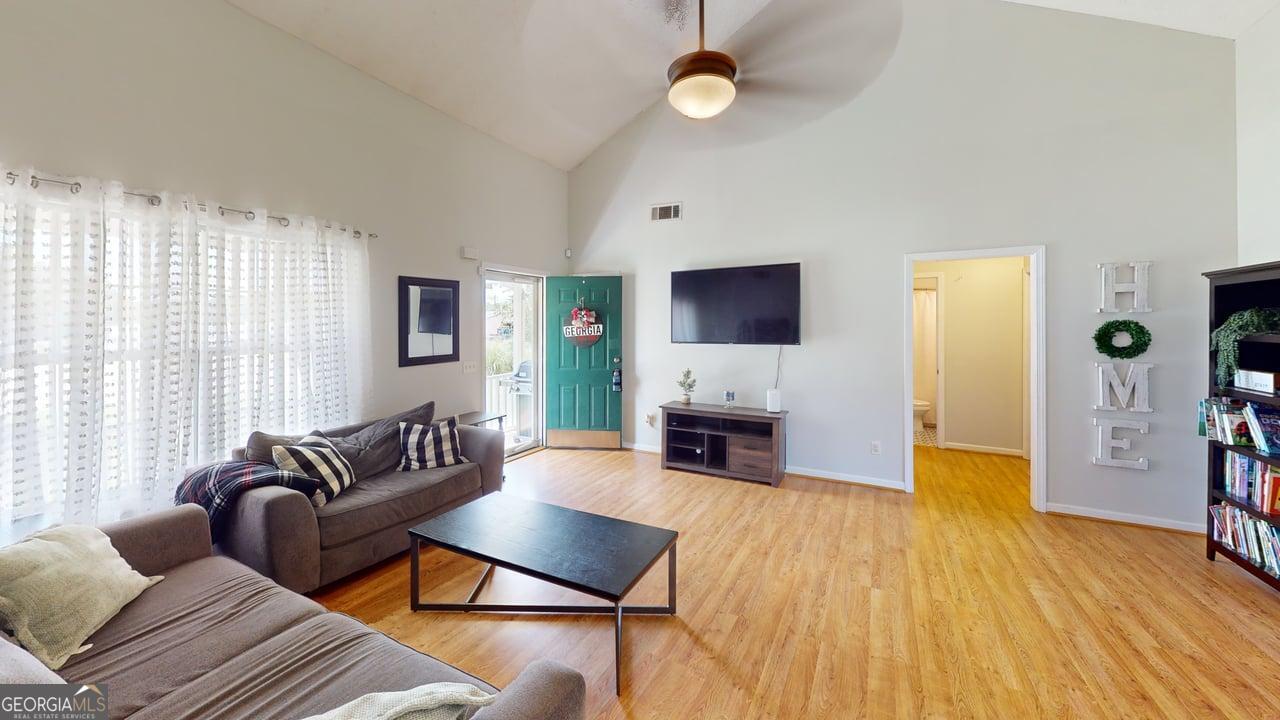 2124 Broad Street Property Photo 5