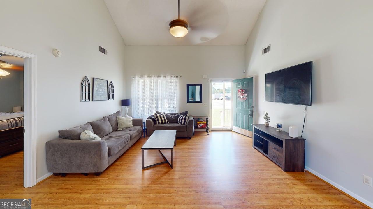 2124 Broad Street Property Photo 6